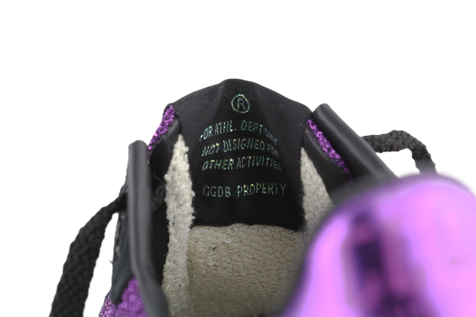 „GOLDEN GOOSE“ bėgimo bateliai moterims, 39 dydžio, violetinės juodos odos, blizgantys sportbačiai. 