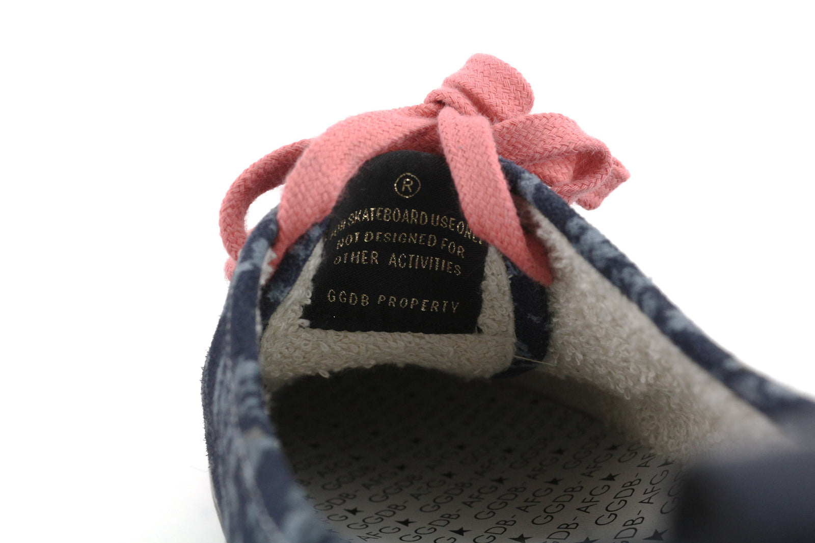 „GOLDEN GOOSE California“ moteriški sportbačiai, 39 dydis, mėlyni, sendinto rašto, su nėriniuotais bateliais, žema palaidine. 