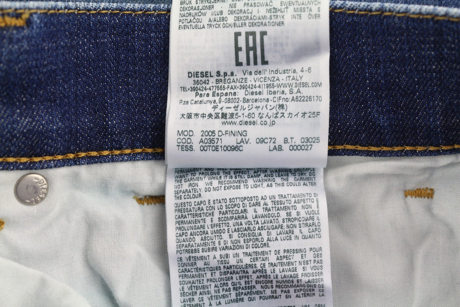 DIESEL 2005 D-Fining 09C72 vyriški džinsai W30/L32 įprasti, siaurėjantys, mėlyni, rekomenduojama kaina – 225 € 