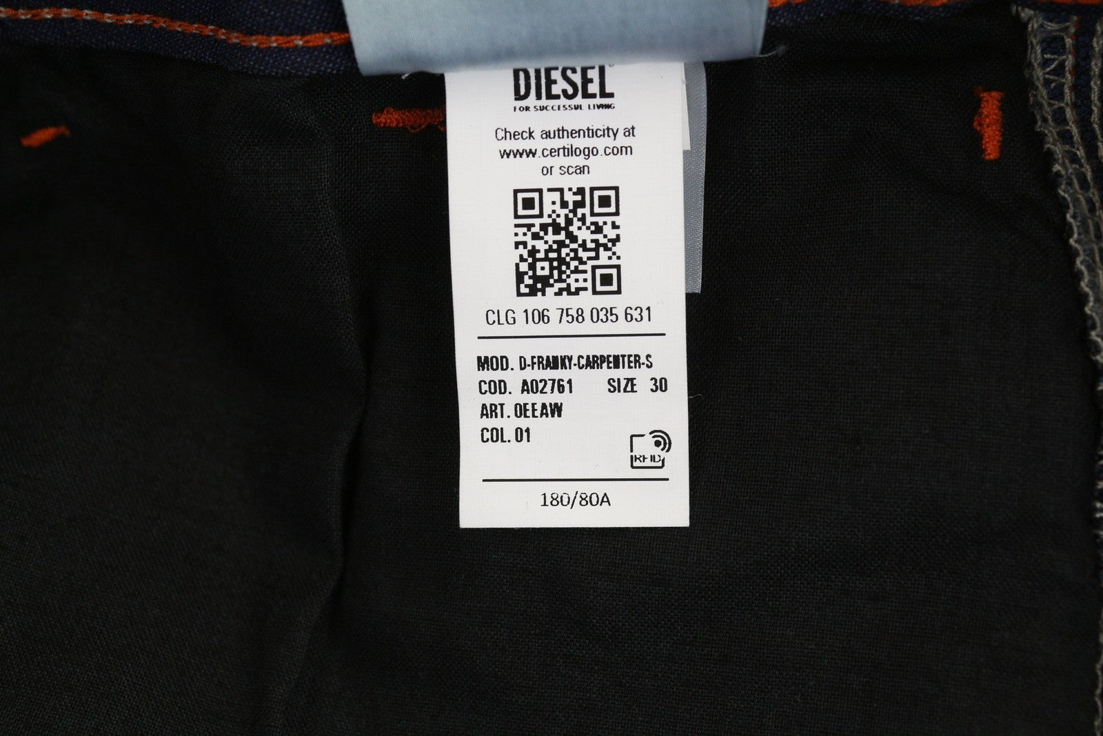 DIESEL D-Franky Carp Jogg 0EEAW vyriški džinsai W30 tiesaus kirpimo su tampriu užtrauktuku, rekomenduojama kaina – 200 € 