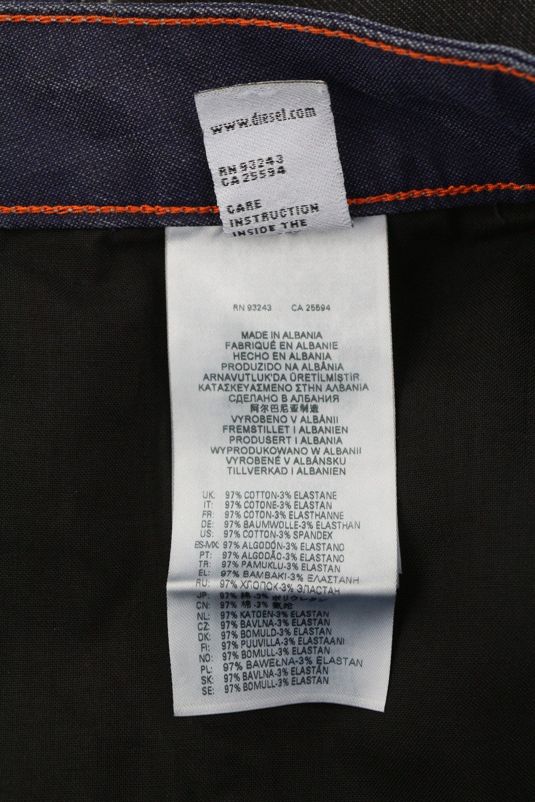 DIESEL D-Franky Carp Jogg 0EEAW vyriški džinsai W30 tiesaus kirpimo su tampriu užtrauktuku, rekomenduojama kaina – 200 € 