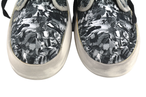 „GOLDEN GOOSE“ aukštos klasės vyriški sportbačiai, pilki, raštuoti, sendinti, suvarstyti. EU43. 