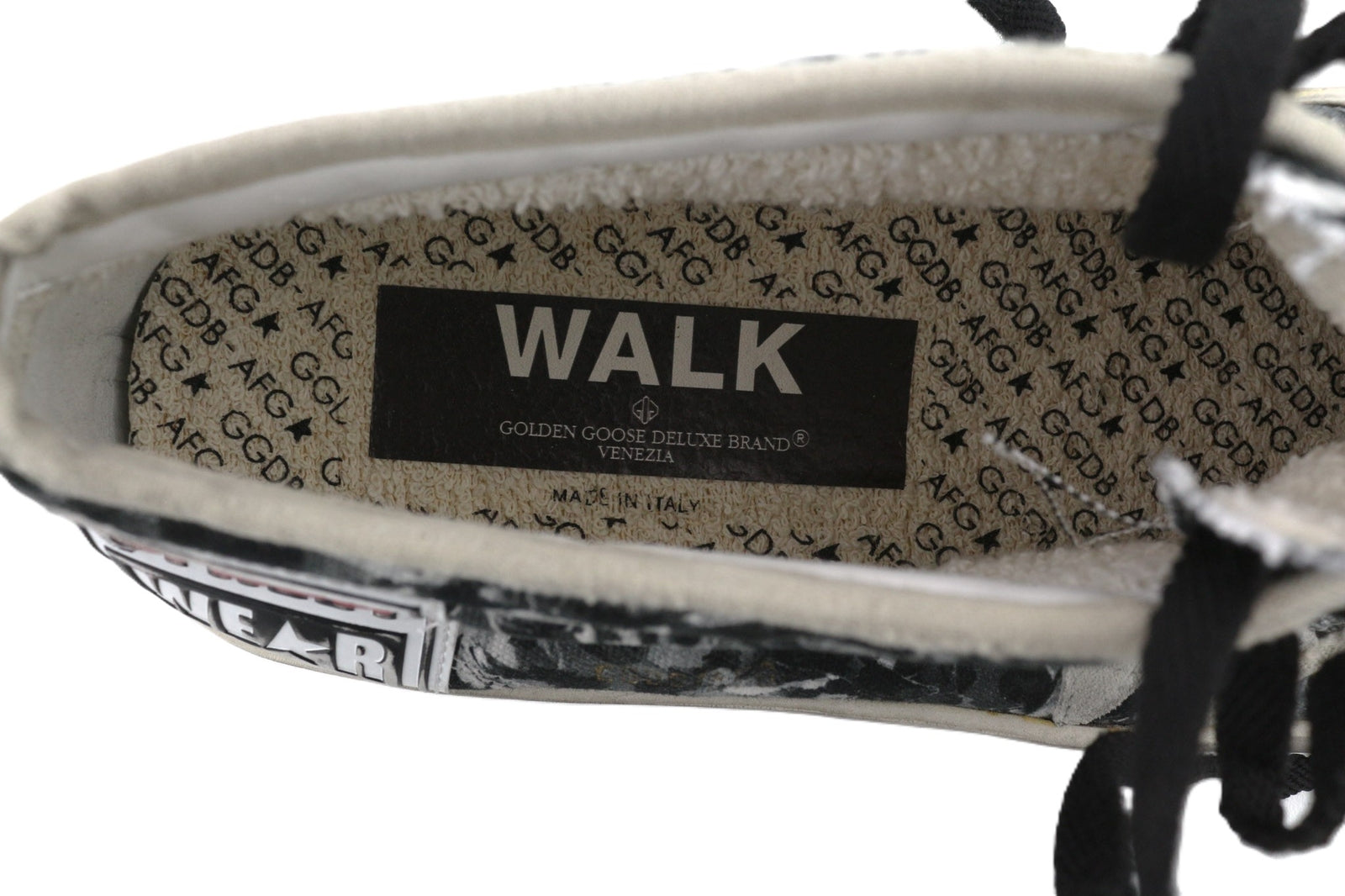 „GOLDEN GOOSE Walk“ vyriški sportbačiai, pilki, raštuoti, sendinti, suvarstyti. 