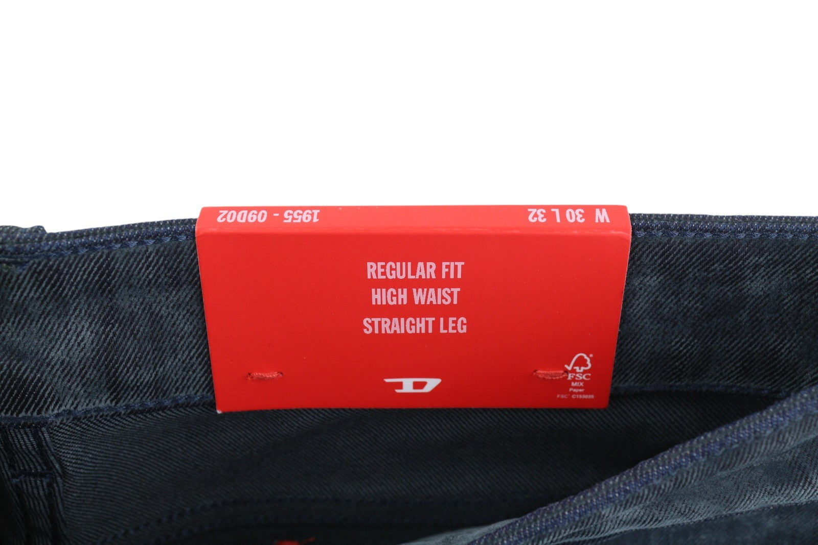 DIESEL 1955 09D02 vyriški džinsai W30/L32 įprasto kirpimo, tiesaus kirpimo, aukštu juosmeniu, rekomenduojama kaina – 250 € 