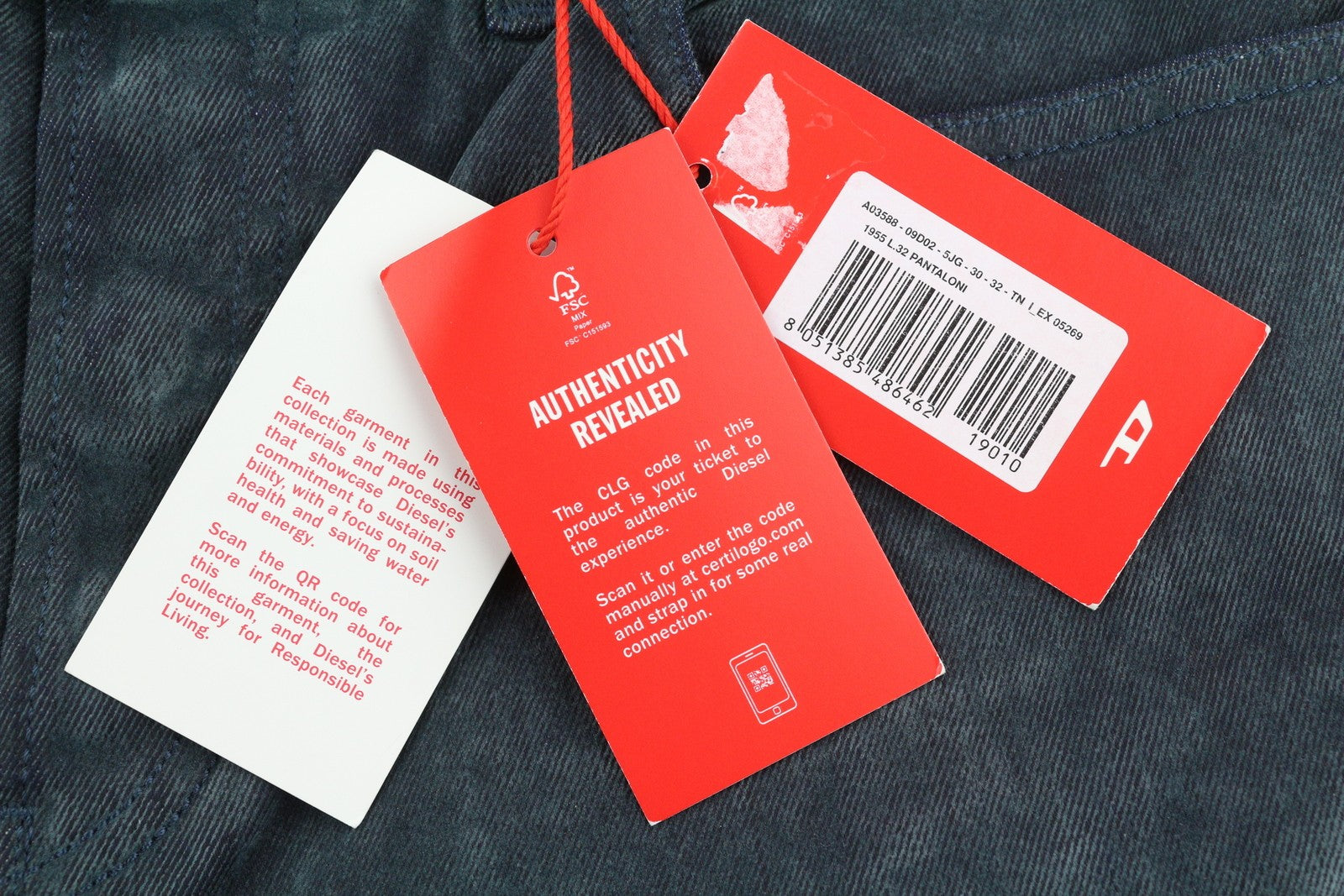 DIESEL 1955 09D02 vyriški džinsai W30/L32 įprasto kirpimo, tiesaus kirpimo, aukštu juosmeniu, rekomenduojama kaina – 250 € 