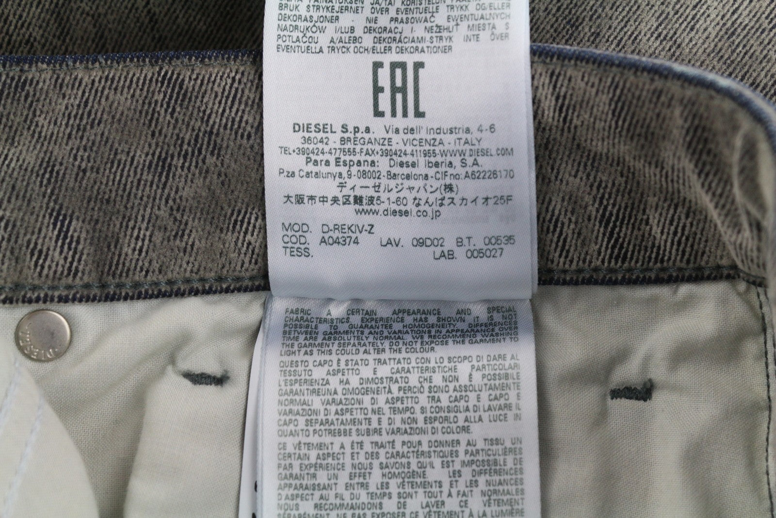 DIESEL D-Rekiv-Z 09D02 vyriški džinsai W32/L34 įprasto kirpimo, su sagomis, skalbti, rekomenduojama mažmeninė kaina – 250 € 