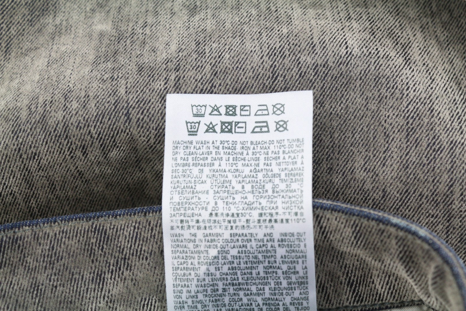 DIESEL D-Rekiv-Z 09D02 vyriški džinsai W32/L34 įprasto kirpimo, su sagomis, skalbti, rekomenduojama mažmeninė kaina – 250 € 