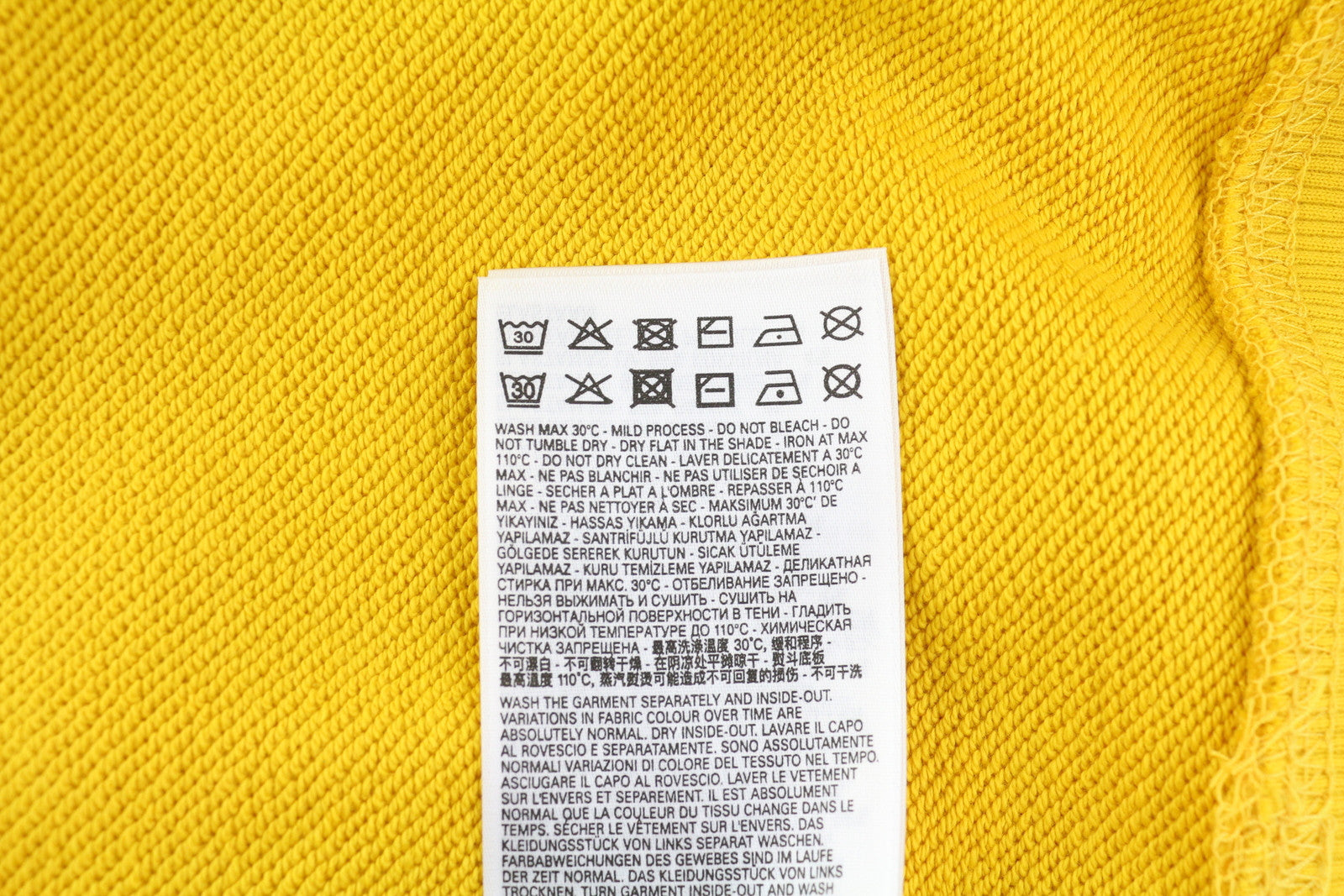 DIESEL S-Ginn-C3 vyriškas džemperis M, geltonas, apvalios iškirptės, ilgomis rankovėmis, rekomenduojama kaina – 110 € 