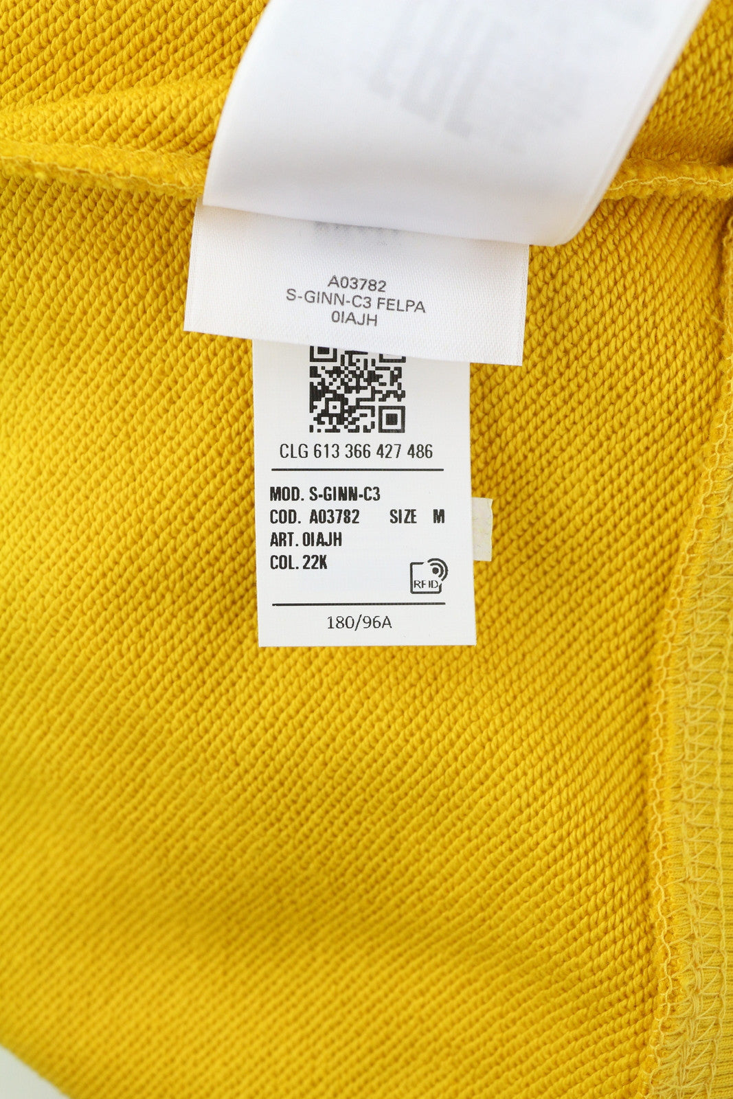 DIESEL S-Ginn-C3 vyriškas džemperis M, geltonas, apvalios iškirptės, ilgomis rankovėmis, rekomenduojama kaina – 110 € 