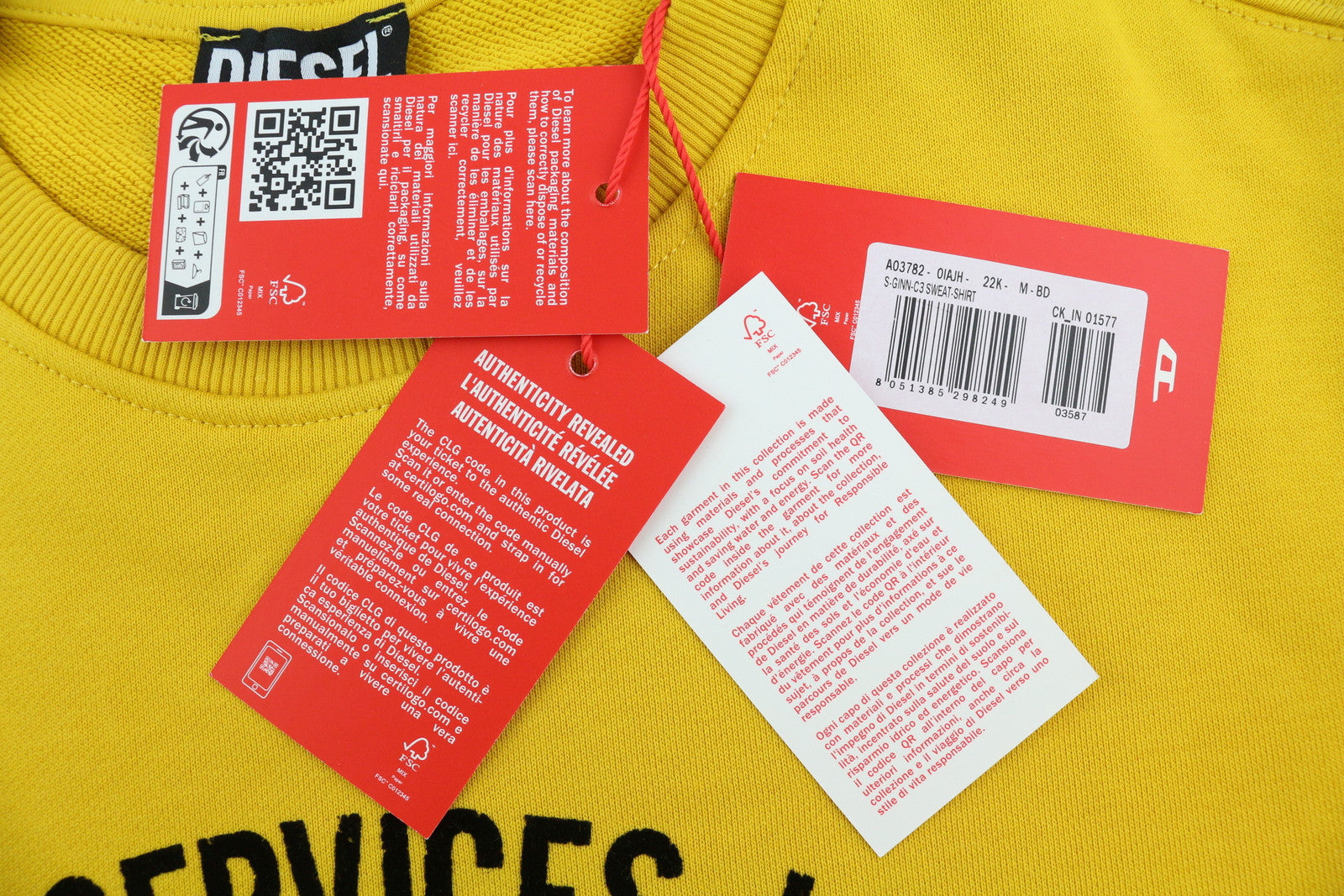 DIESEL S-Ginn-C3 vyriškas džemperis M, geltonas, apvalios iškirptės, ilgomis rankovėmis, rekomenduojama kaina – 110 € 