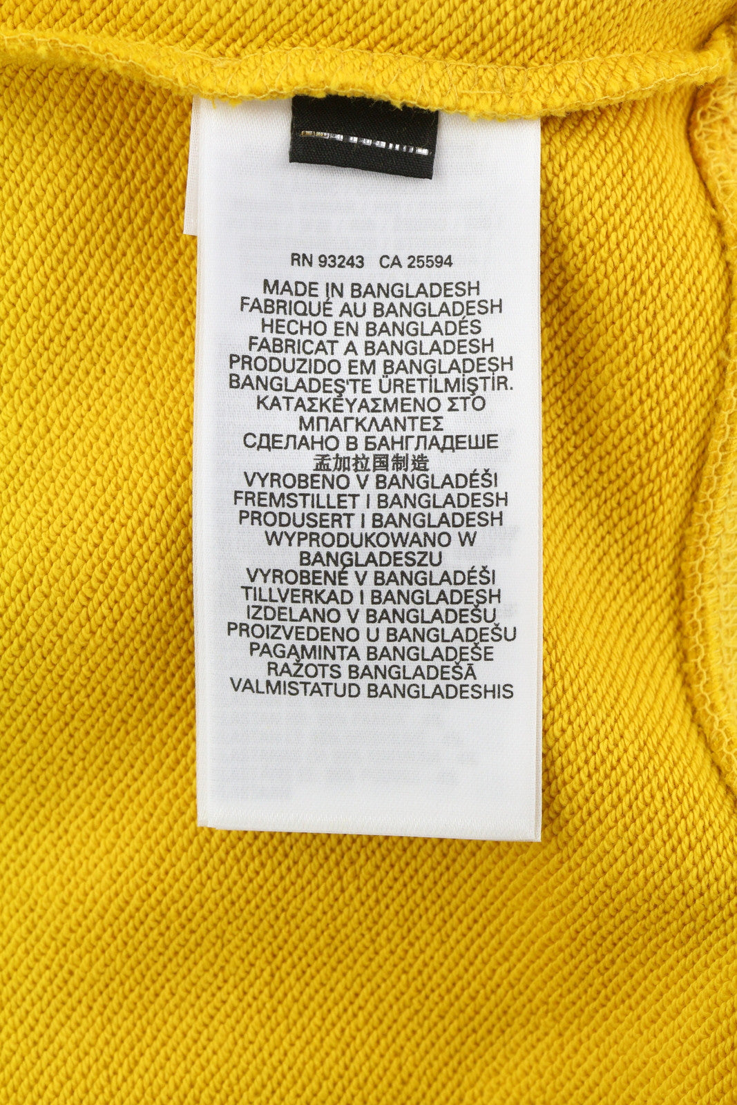 DIESEL S-Ginn-C3 vyriškas džemperis M, geltonas, apvalios iškirptės, ilgomis rankovėmis, rekomenduojama kaina – 110 € 