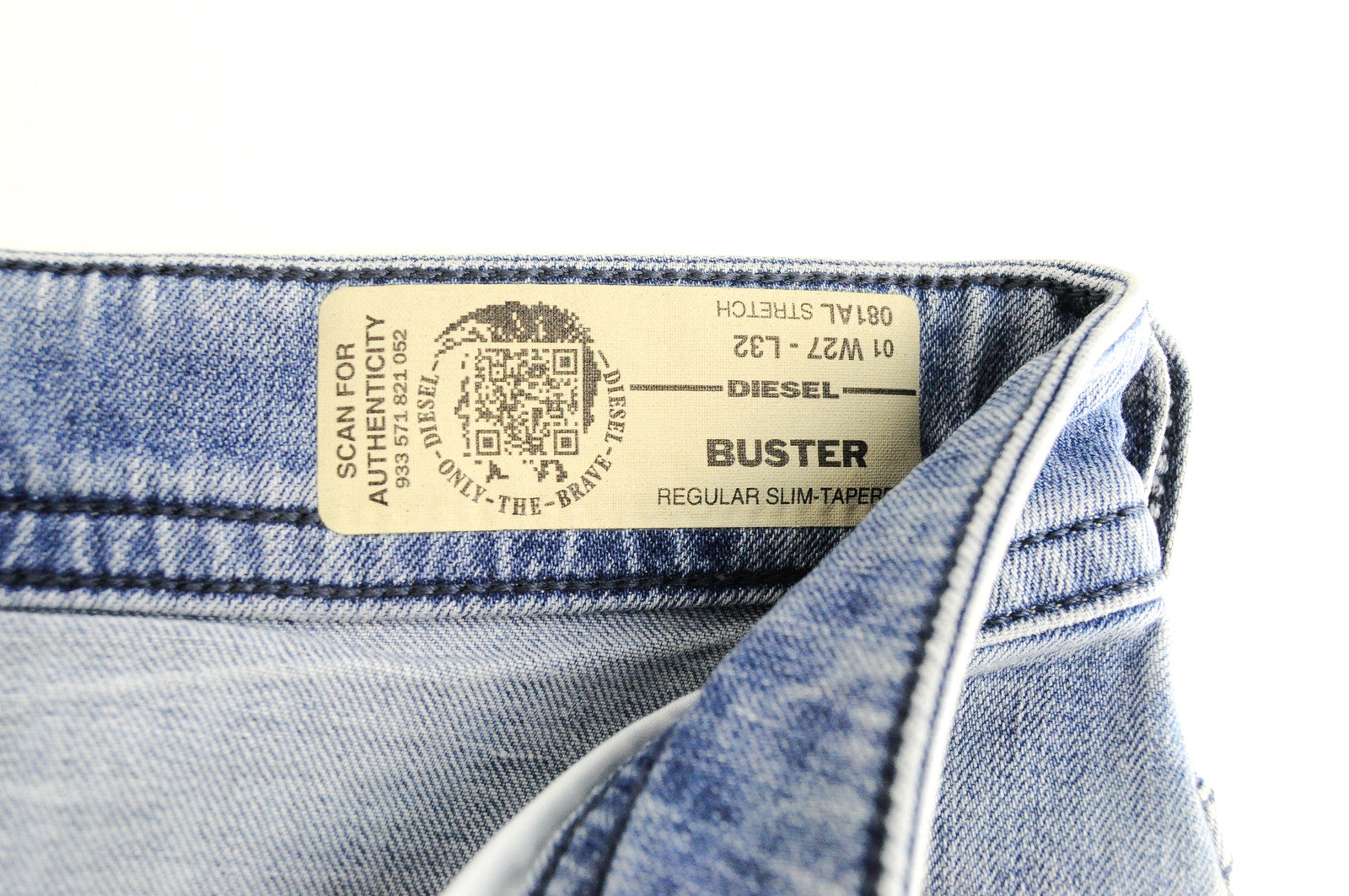 DIESEL Buster 081AL vyriški džinsai W27/L32 mėlyni, siaurėjantys, tamprūs 