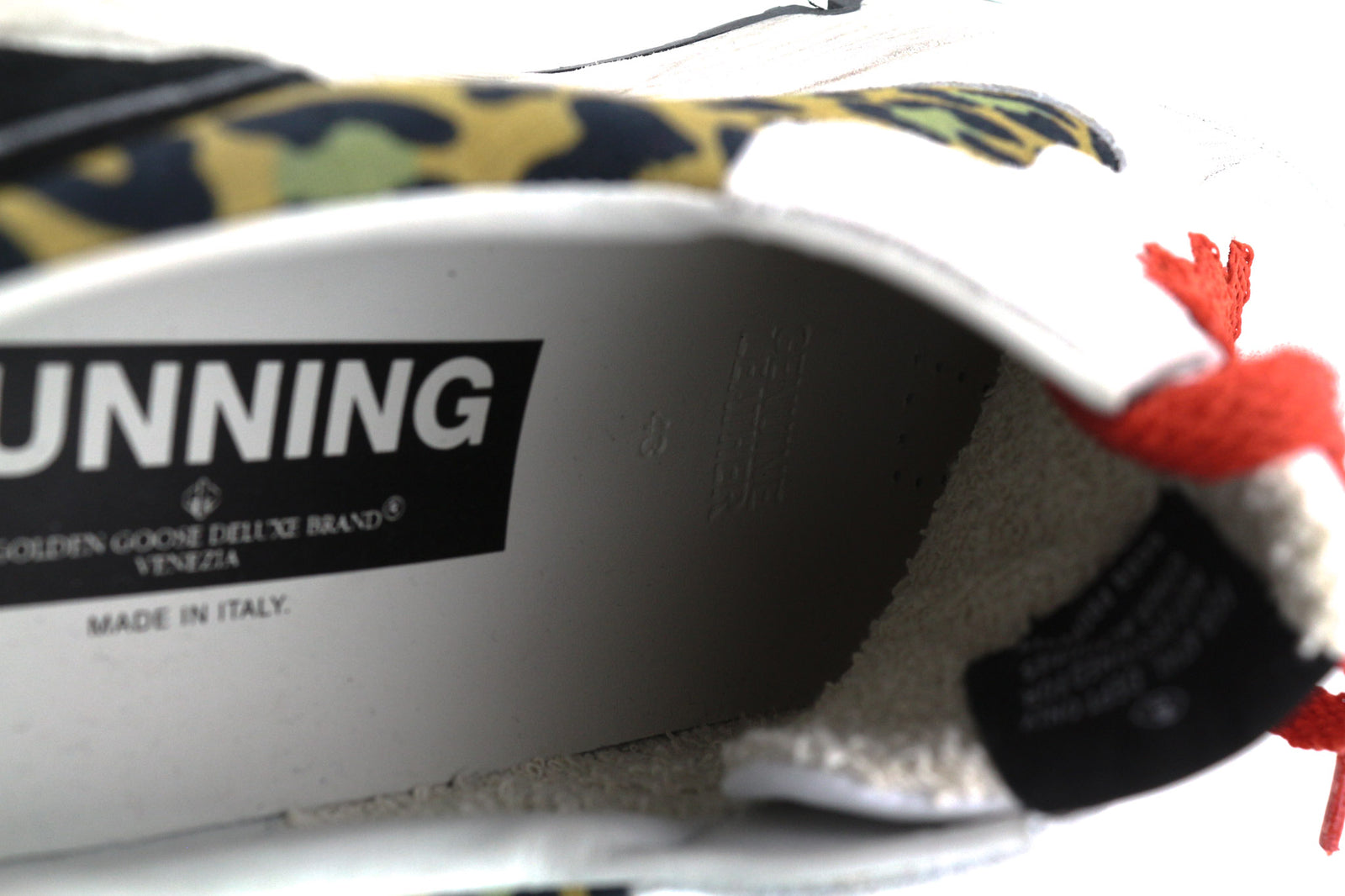 „GOLDEN GOOSE“ bėgimo vyriški sportbačiai, EU43, balti, odiniai, gyvūnų rašto, suvarstomi sportbačiai 