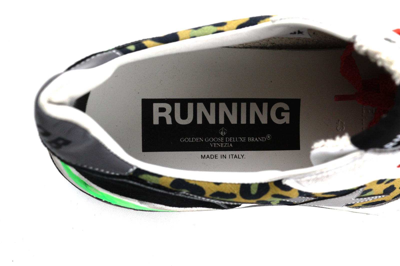 „GOLDEN GOOSE“ bėgimo vyriški sportbačiai, EU43, balti, odiniai, gyvūnų rašto, suvarstomi sportbačiai 