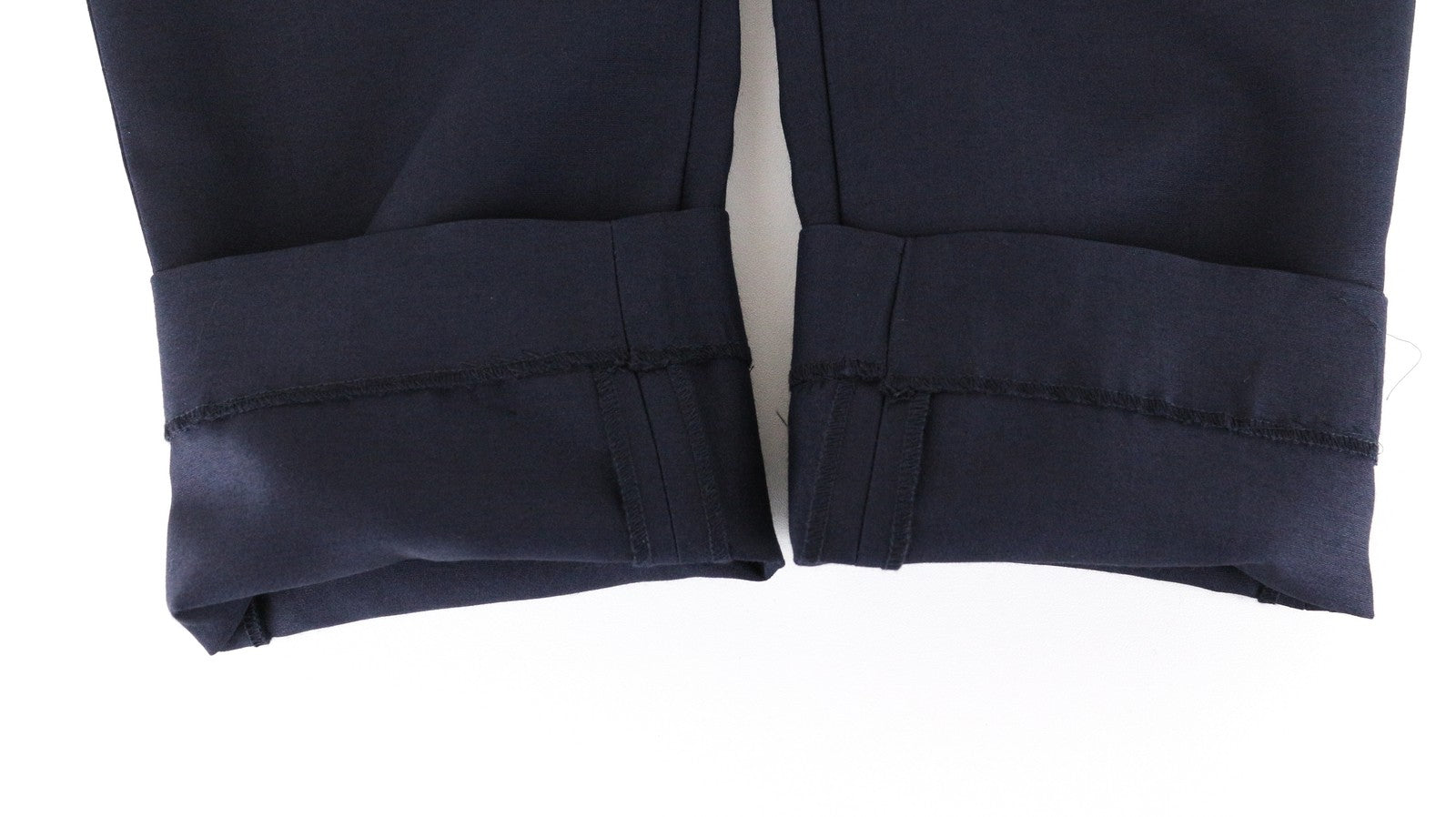 SUISTUDIO Lucian Tamsiai mėlynos vilnos ir šilko kelnės EU34R klostuotas pamušalas klasikinės moteriškos 