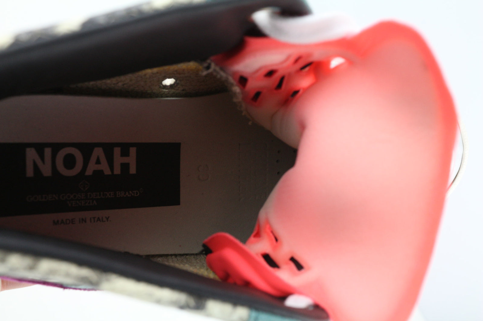 „GOLDEN GOOSE Noah“ moteriški sportbačiai, 39 m., įvairiaspalviai, odiniai, aukštakulniai, gyvatės rašto. 