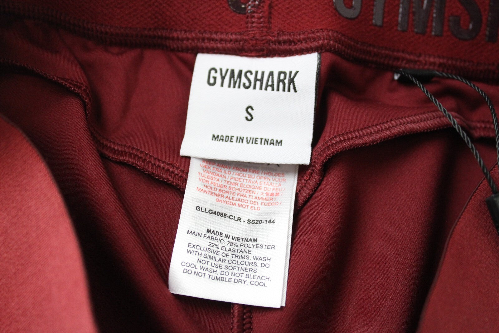 GYM SHARK moteriškos tamprės su raudonomis S dydžio sportinėmis tampriomis logotipo tamprėmis 