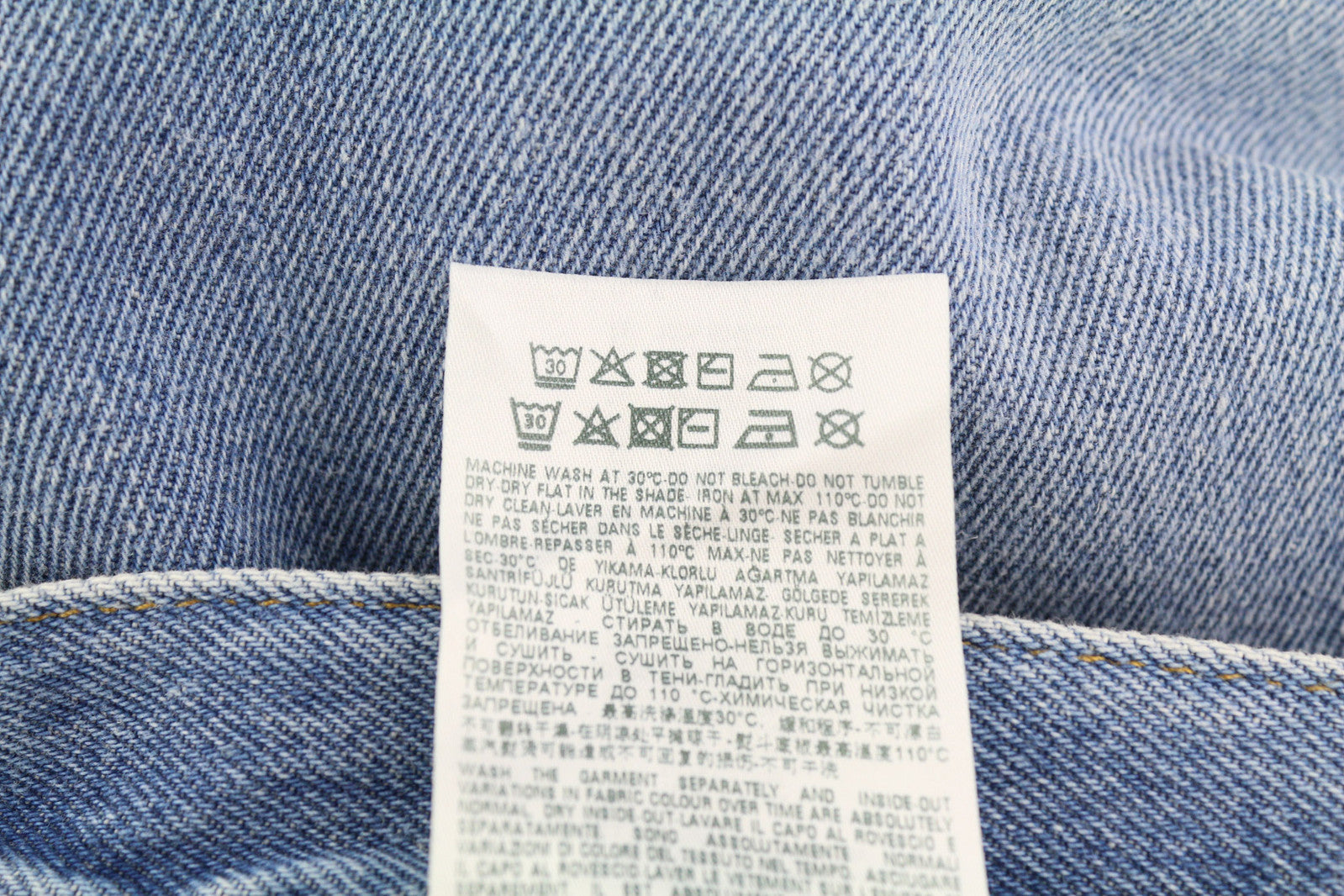 DIESEL 2010 9C16S vyriški džinsai W32/L32 laisvo kirpimo, vidutinio juosmens, tiesaus kirpimo, rekomenduojama mažmeninė kaina – 160 € 