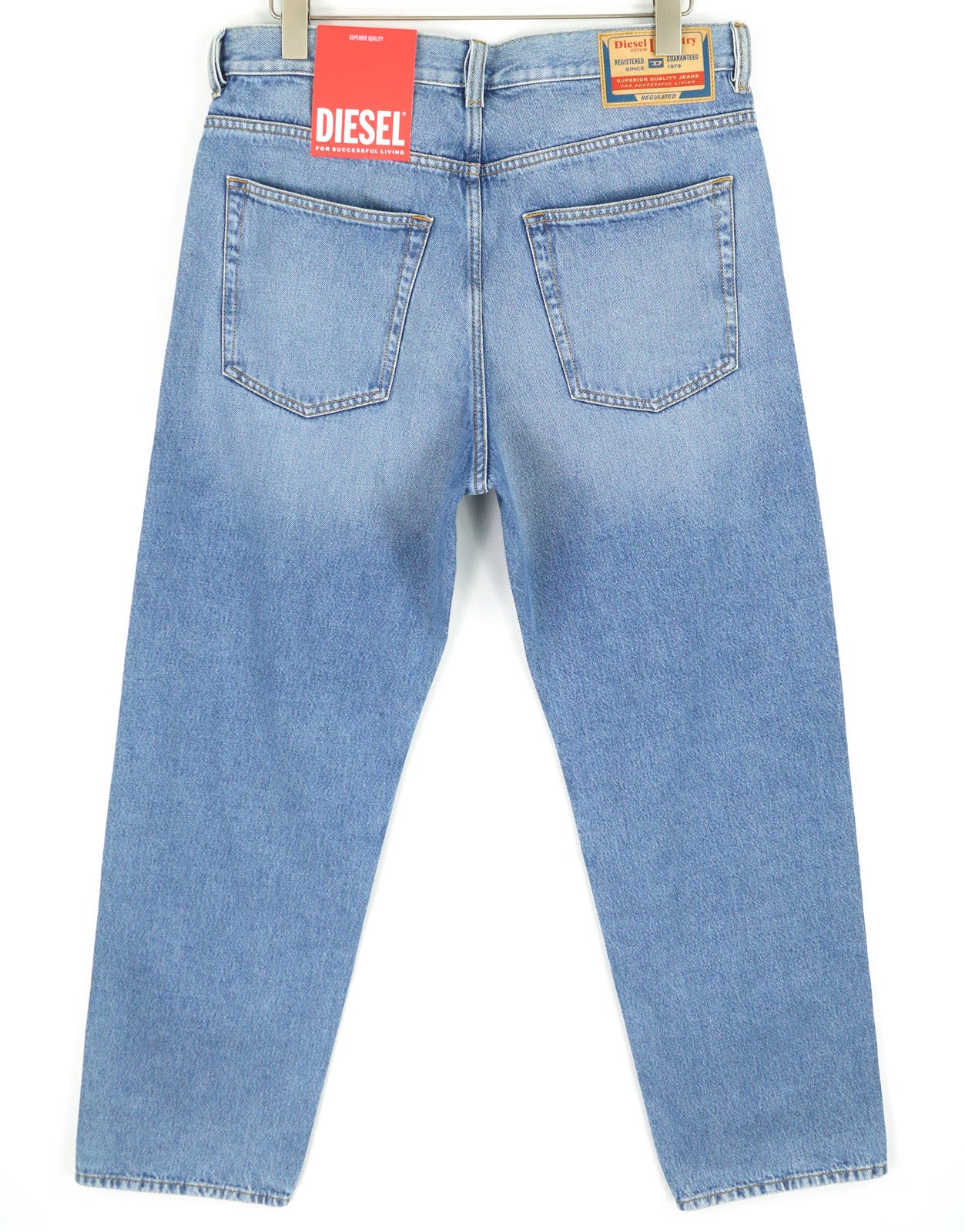 DIESEL 2010 9C16S vyriški džinsai W32/L32 laisvo kirpimo, vidutinio juosmens, tiesaus kirpimo, rekomenduojama mažmeninė kaina – 160 € 