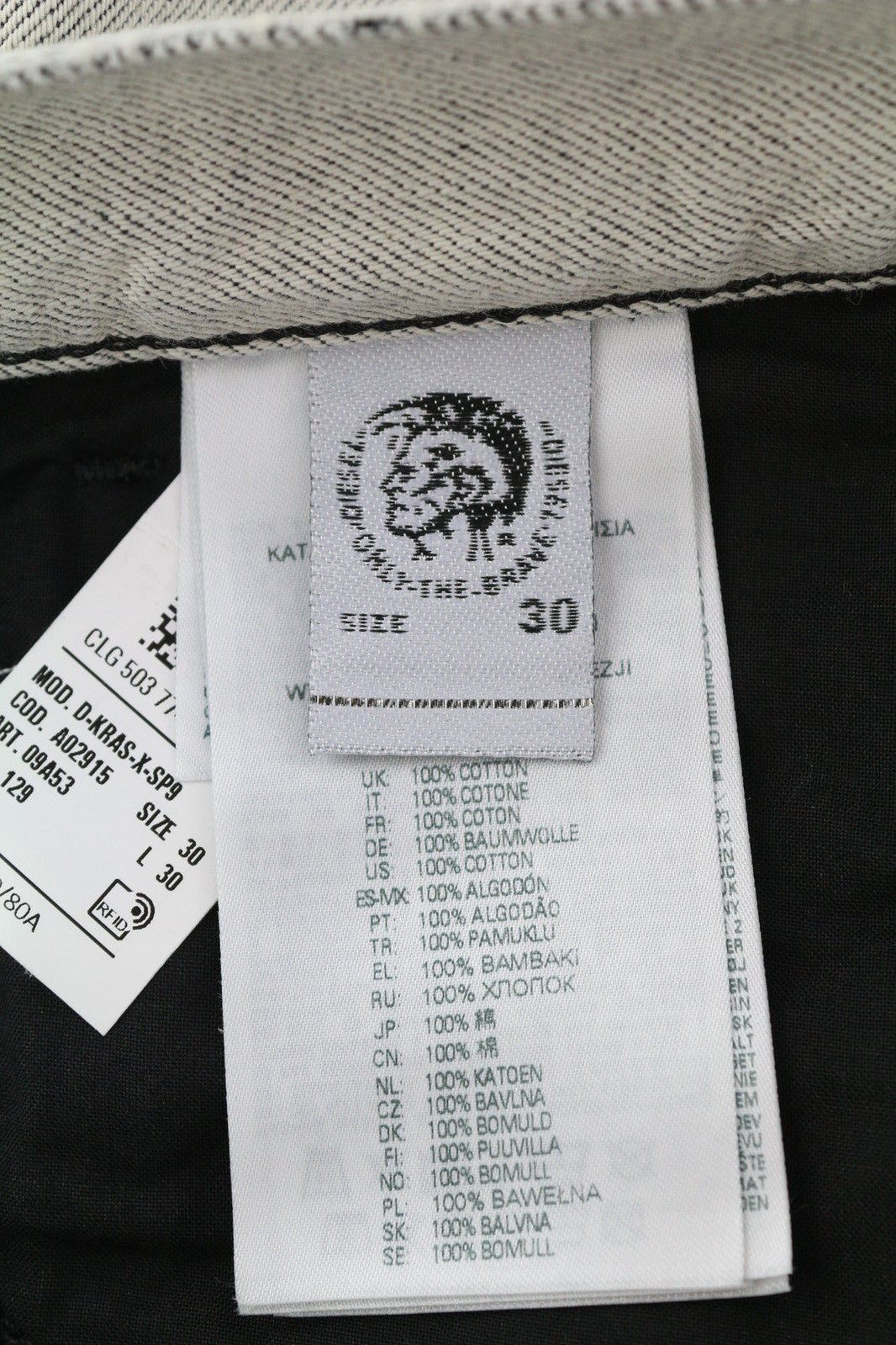 DIESEL D-Kras 09A53 vyriški džinsai W30/L30 Sim Fit dažyto stiliaus, rekomenduojama kaina – 220 €, šviesaus džinso spalvos. 