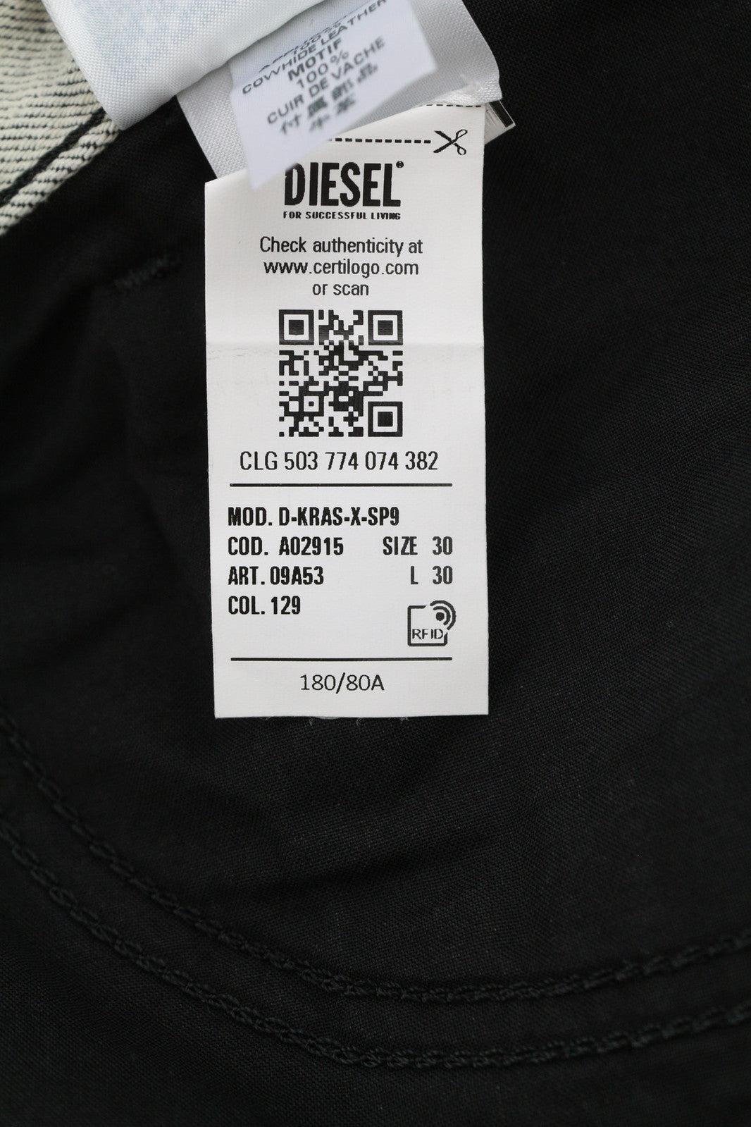 DIESEL D-Kras 09A53 vyriški džinsai W30/L30 Sim Fit dažyto stiliaus, rekomenduojama kaina – 220 €, šviesaus džinso spalvos. 