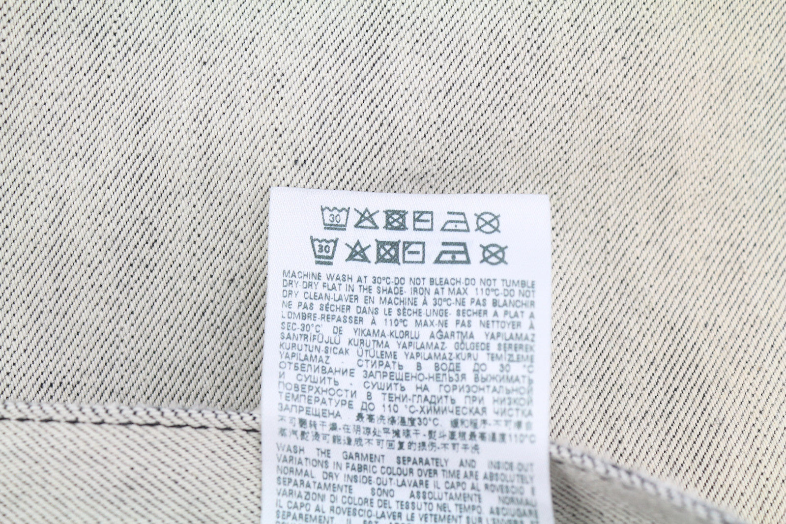 DIESEL D-Kras 09A53 vyriški džinsai W31/L30 Sim Fit dažyto stiliaus, rekomenduojama kaina – 220 €, šviesaus džinso spalvos. 