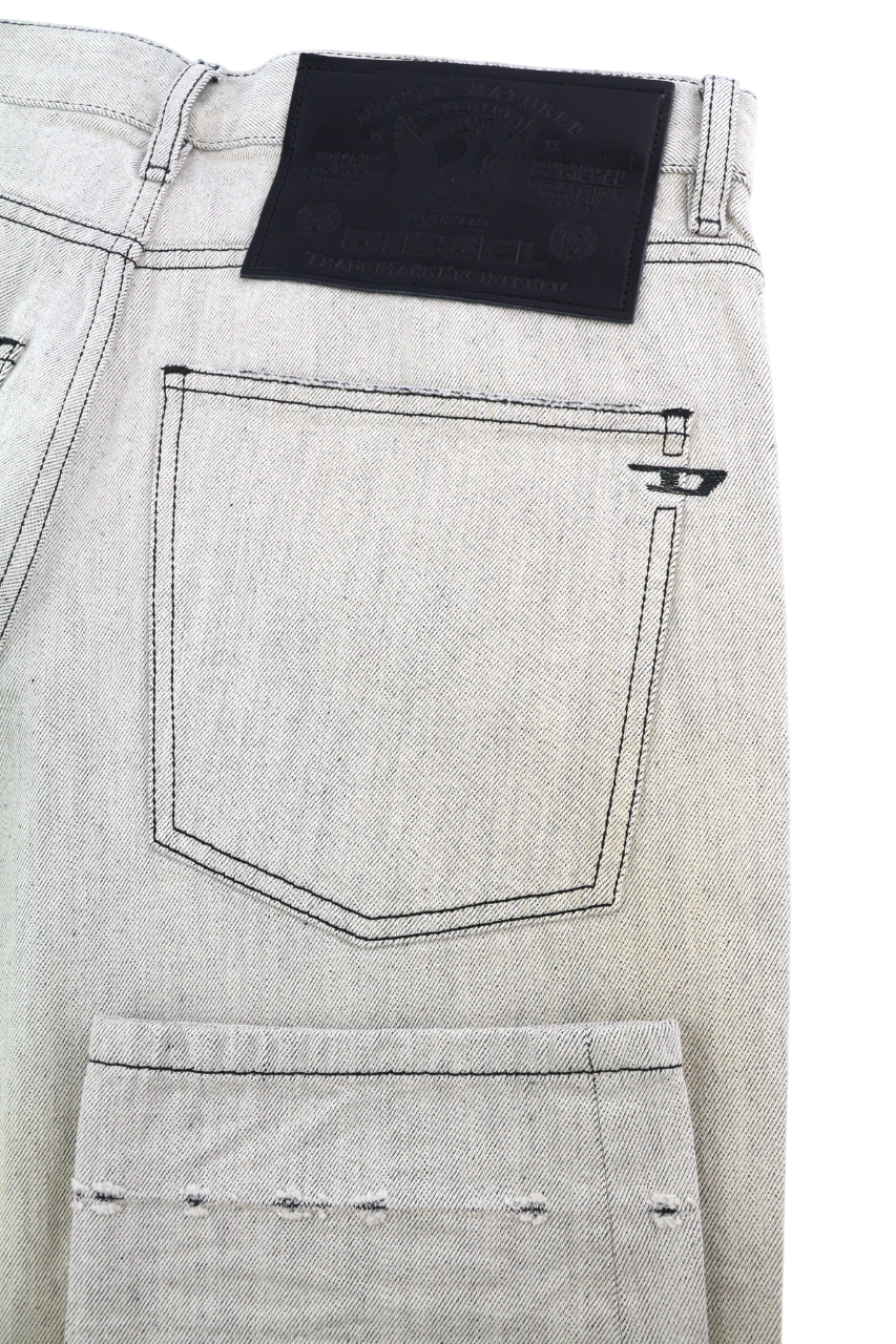 DIESEL D-Kras 09A53 vyriški džinsai W31/L30 Sim Fit dažyto stiliaus, rekomenduojama kaina – 220 €, šviesaus džinso spalvos. 