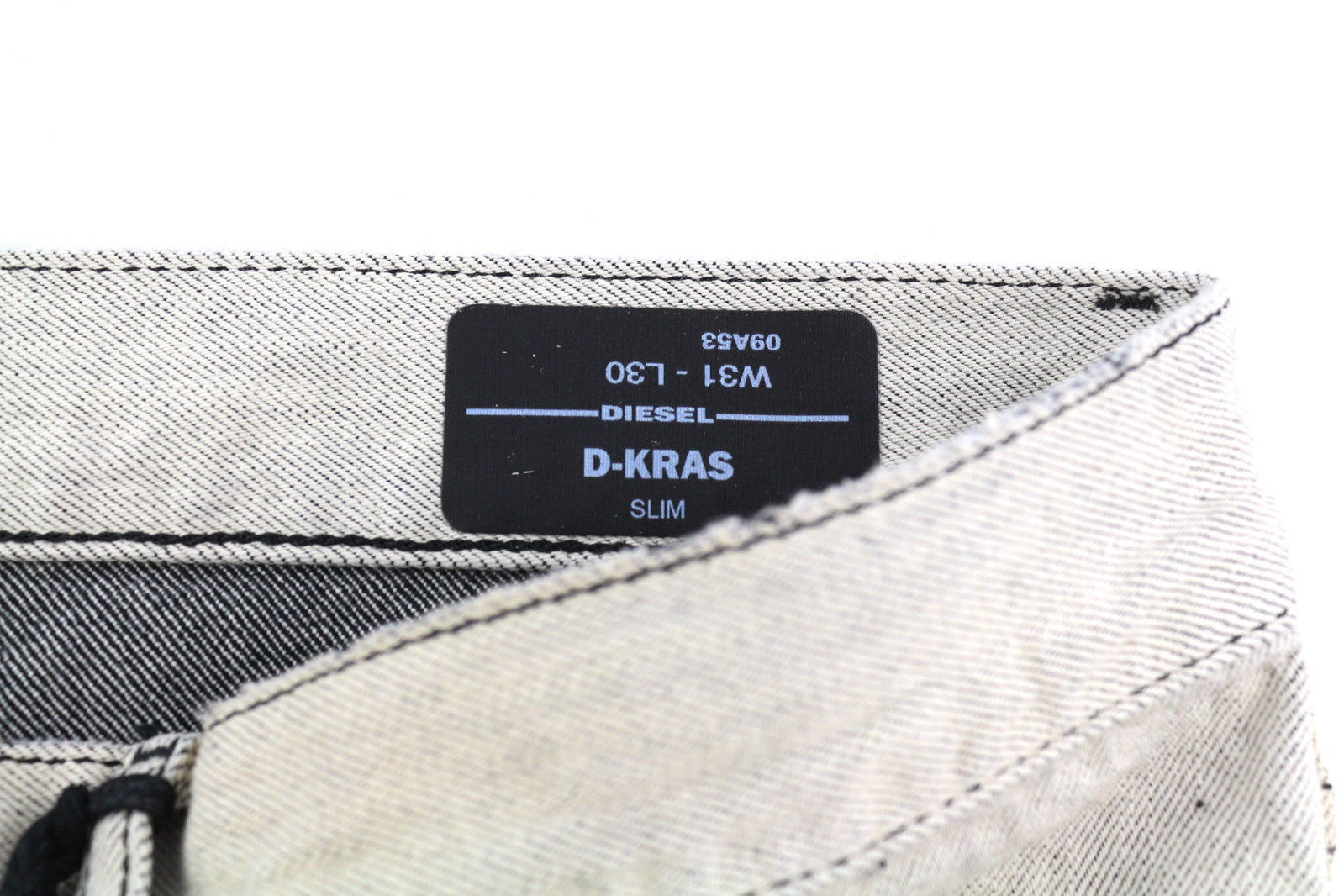 DIESEL D-Kras 09A53 vyriški džinsai W31/L30 Sim Fit dažyto stiliaus, rekomenduojama kaina – 220 €, šviesaus džinso spalvos. 