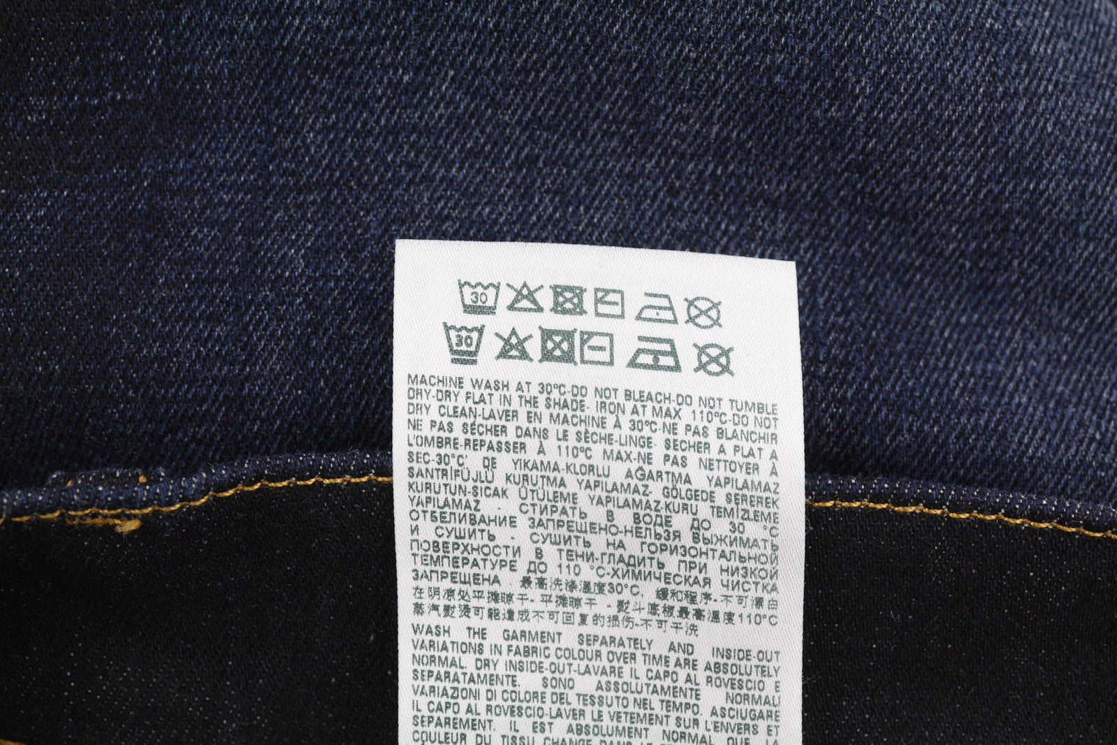 DIESEL D-Yennox 009ZS vyriški džinsai W30/L30 siaurėjantys, skalbti, rekomenduojama kaina – 160 €, tamsūs džinsai 