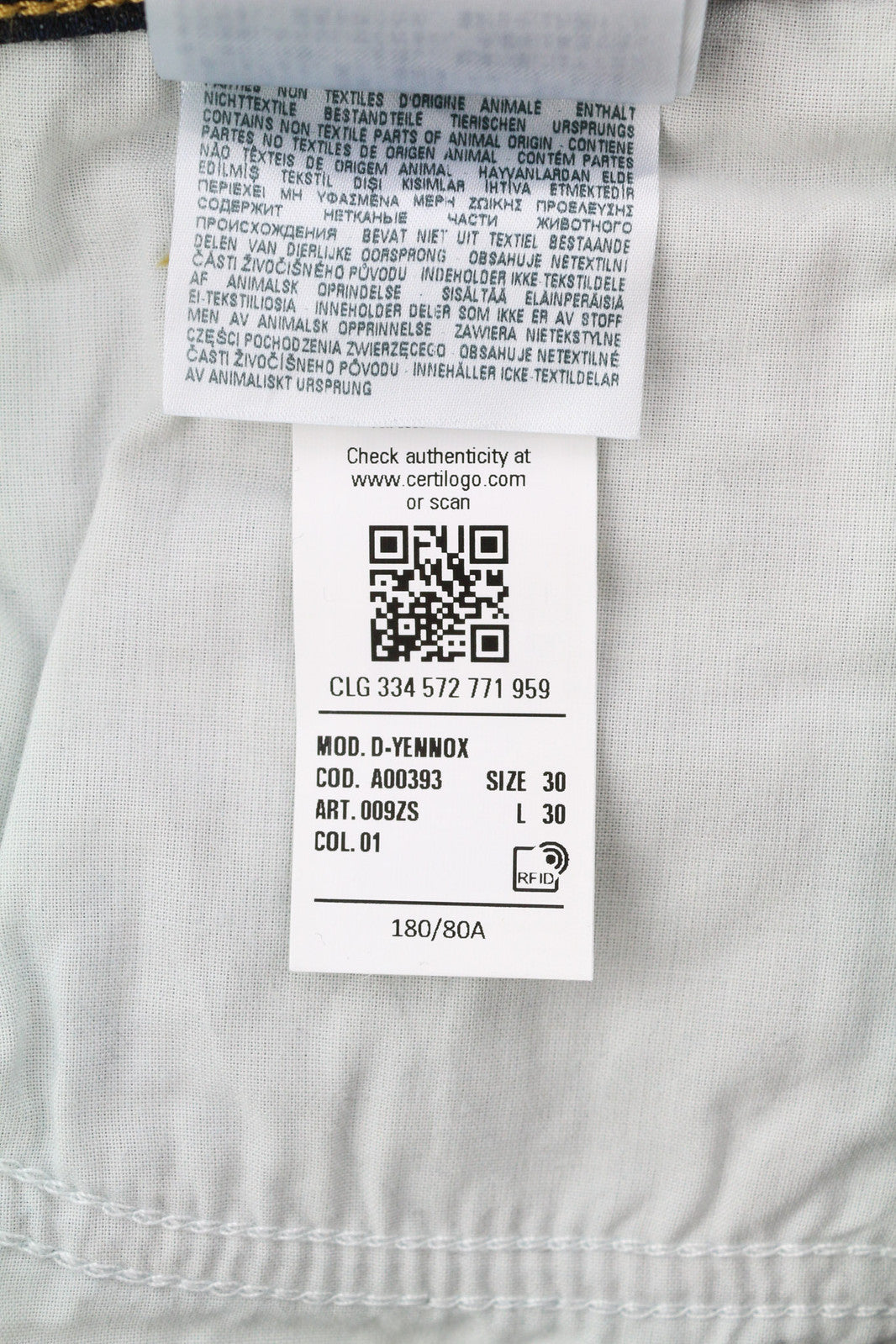 DIESEL D-Yennox 009ZS vyriški džinsai W30/L30 siaurėjantys, skalbti, rekomenduojama kaina – 160 €, tamsūs džinsai 