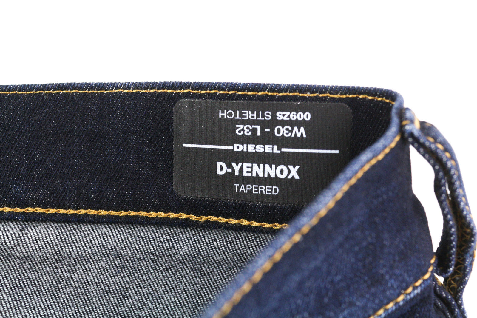 DIESEL D-Yennox 009ZS vyriški džinsai W30/L32 siaurėjantys, skalbti, rekomenduojama kaina – 160 €, tamsūs džinsai 