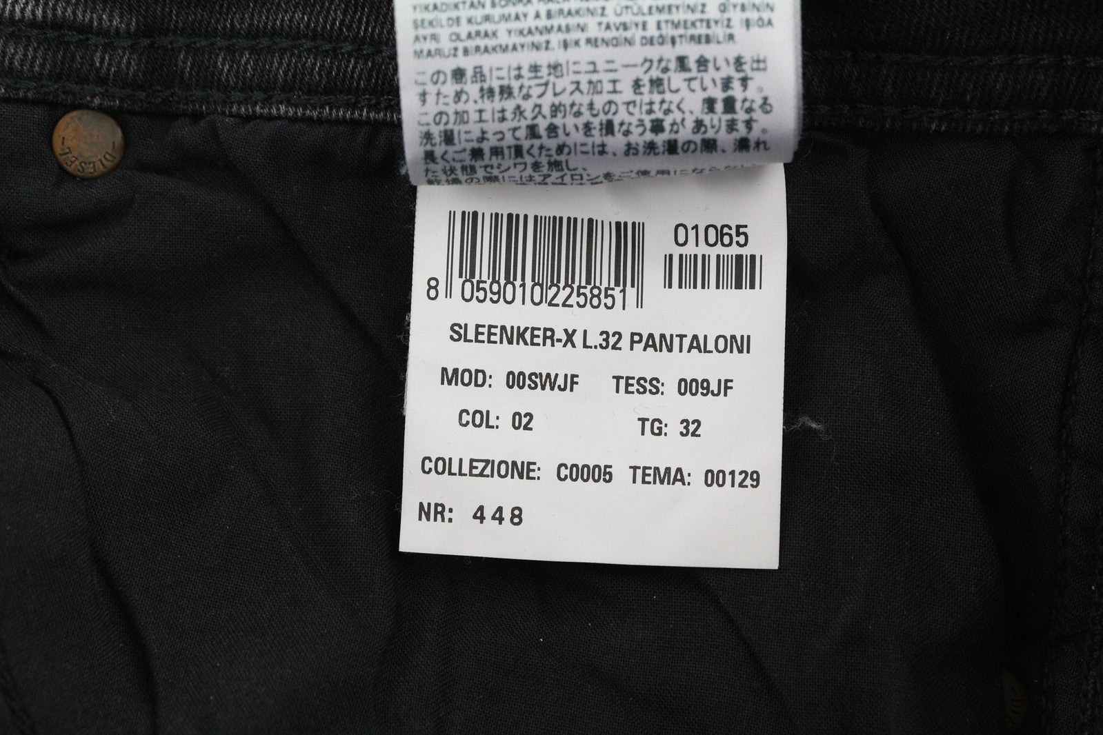 DIESEL Sleenker 009JF vyriški džinsai W32/L32 aptempti, tamprūs, su gobtuvu, rekomenduojama kaina – 200 € 