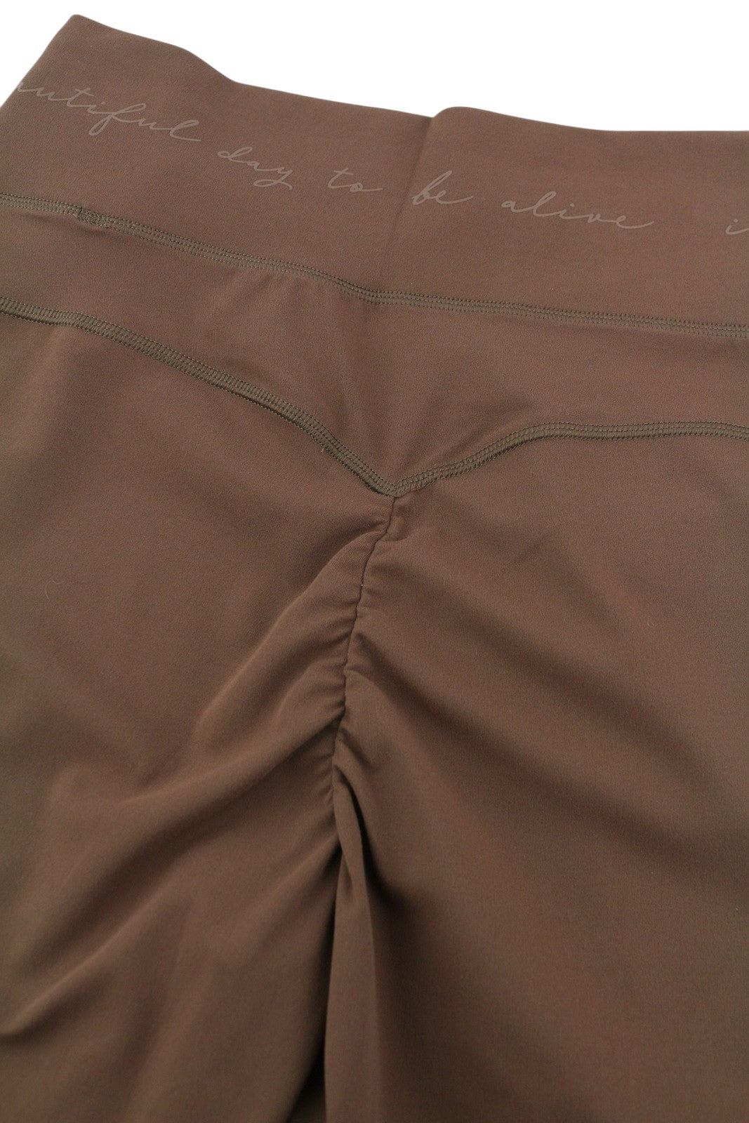 GYMSHARK Whitney moteriški šortai, rudi, su aukštu juosmeniu, tamprūs, sportiniai šortai su logotipu. 