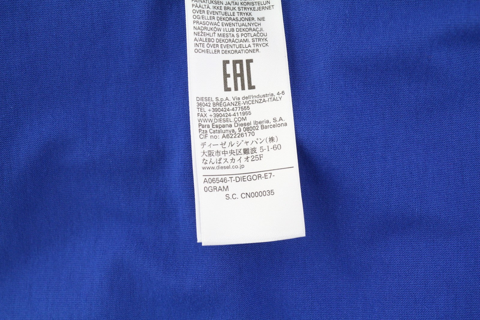 DIESEL T-Diegor-E7 vyriški marškinėliai L dydžio, mėlyni, trumpomis rankovėmis, apvalia kaklo iškirpte, su logotipu ir trikotažu. 