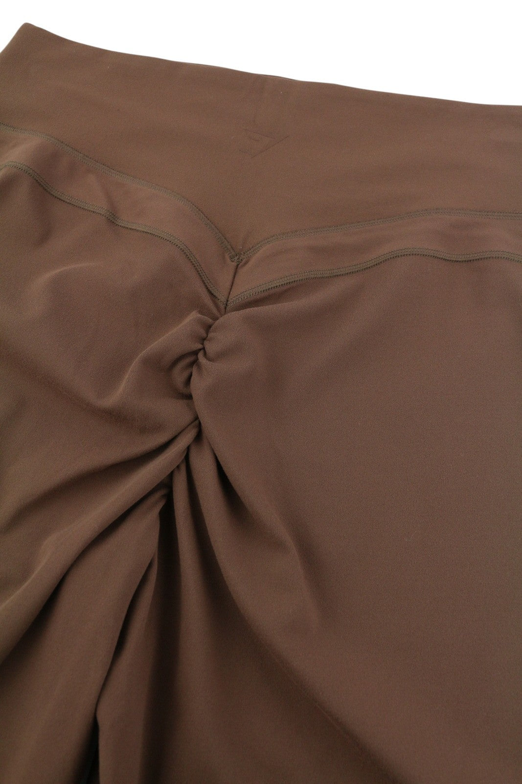 GYMSHARK Whitney moteriški šortai, rudi, su aukštu juosmeniu, tamprūs, sportiniai šortai su logotipu. 