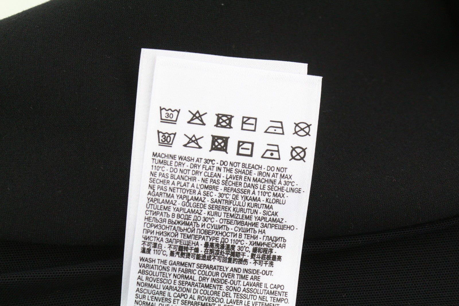 DIESEL D-Reki moteriška suknelė S dydis, itin plona, ​​apkabinanti, tampri, juoda. Rekomenduojama kaina – 180 €. 