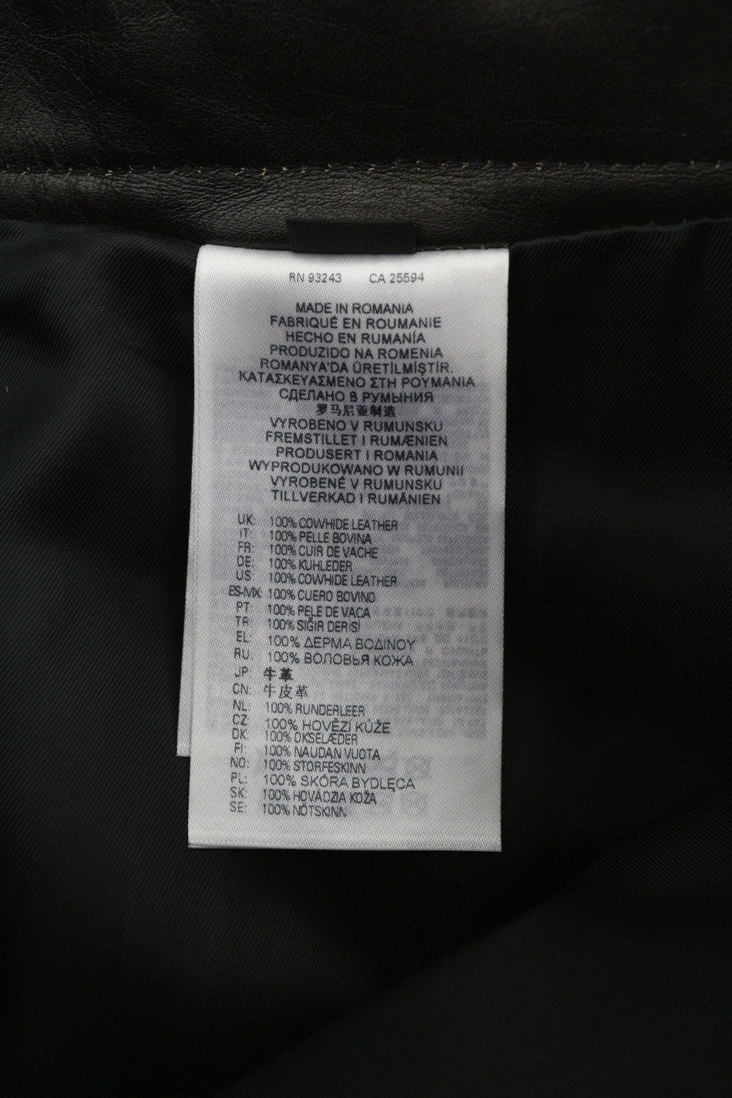 DIESEL L-Emilia moteriškas sijonas W28 juodas jaučio odos sendinto stiliaus užtrauktuku, rekomenduojama kaina – 395 € 