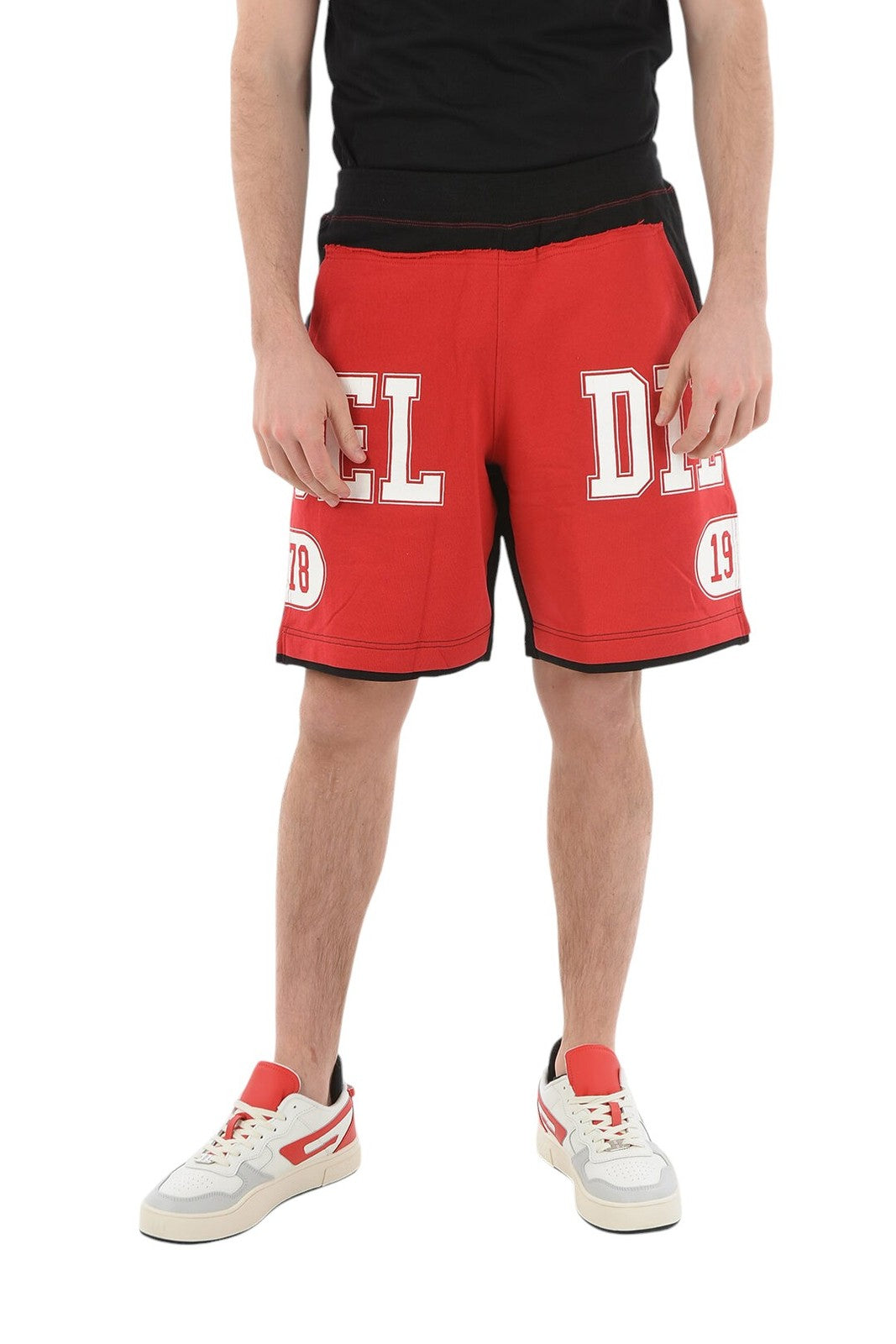 DIESEL P-Mustin vyriški šortai L dydžio, raudoni, marginti, sportiniai, su elastinėmis juosmens kišenėmis. RMK 125 € 