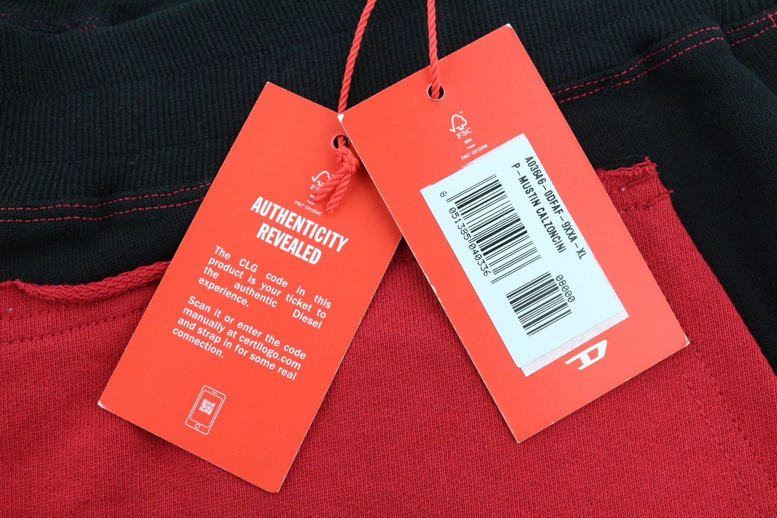 DIESEL P-Mustin vyriški šortai XL dydžio, raudoni, marginti, sportiniai, su elastinėmis juosmens kišenėmis. RMK 125 €. 