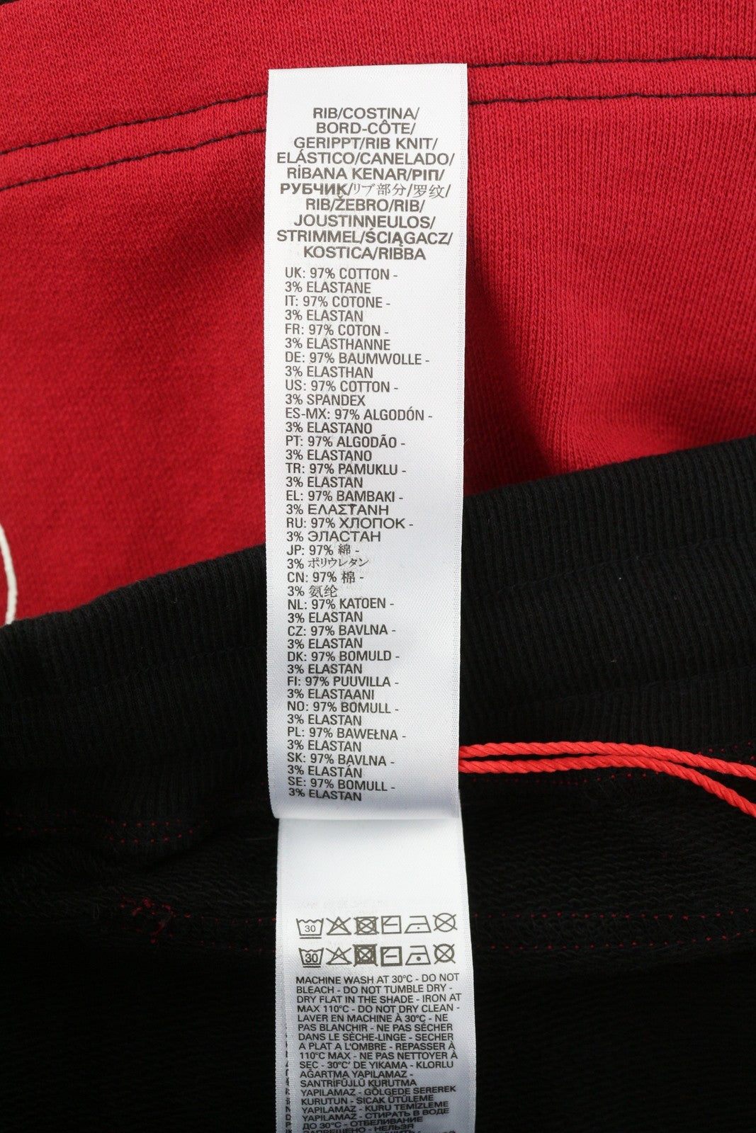 DIESEL P-Mustin vyriški šortai XL dydžio, raudoni, marginti, sportiniai, su elastinėmis juosmens kišenėmis. RMK 125 €. 