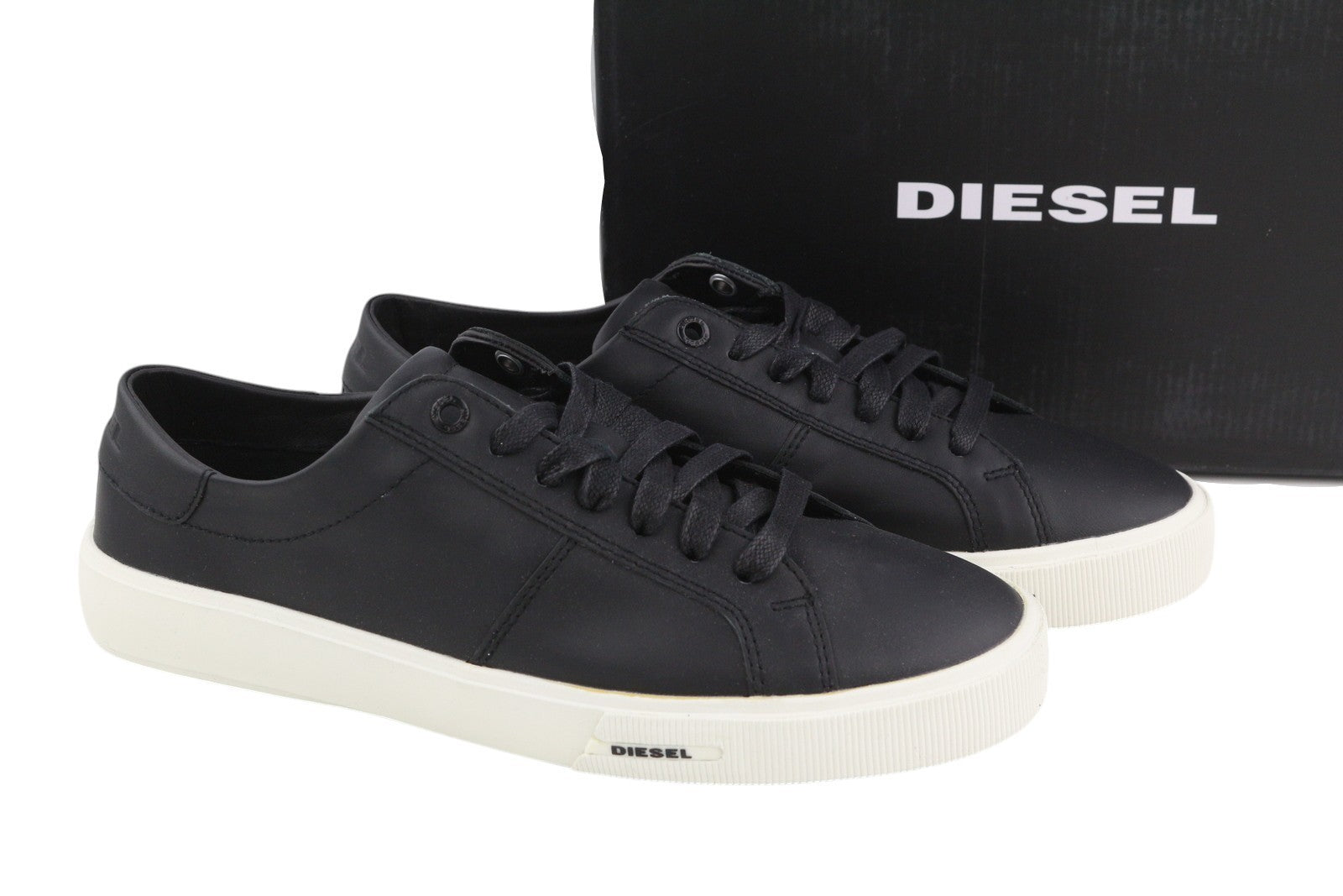 DIESEL S-Mydori Lc W moteriški sportbačiai, juodi, odiniai, suvarstyti, žemakulniai, EU40, rekomenduojama kaina – 200 € 