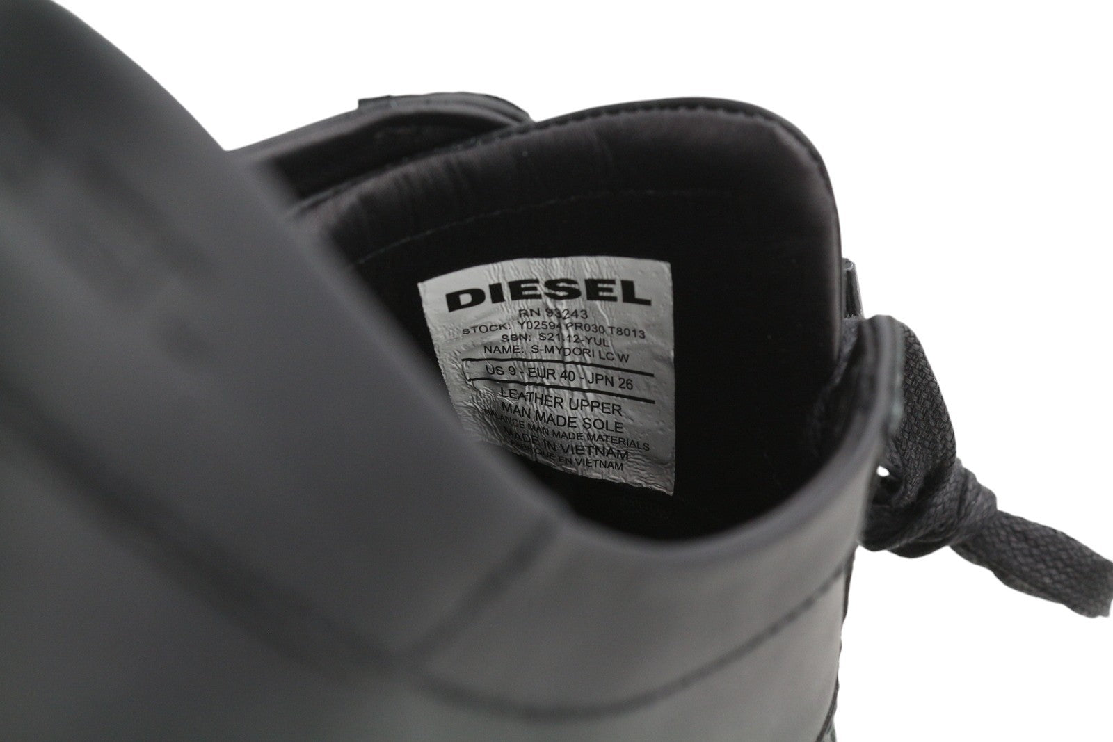 DIESEL S-Mydori Lc W moteriški sportbačiai, juodi, odiniai, suvarstyti, žemakulniai, EU40, rekomenduojama kaina – 200 € 