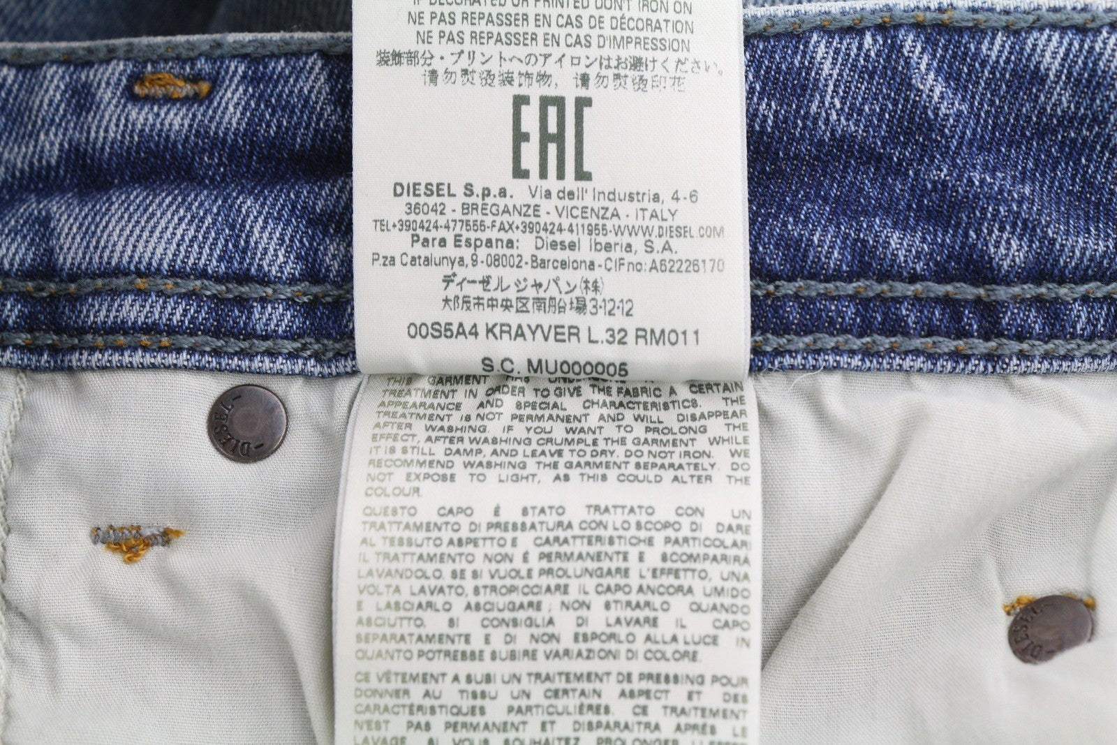 DIESEL Krayver RM011 vyriški džinsai W32/L32 Regular Slim Carrot Fit tamprūs, skalbti 