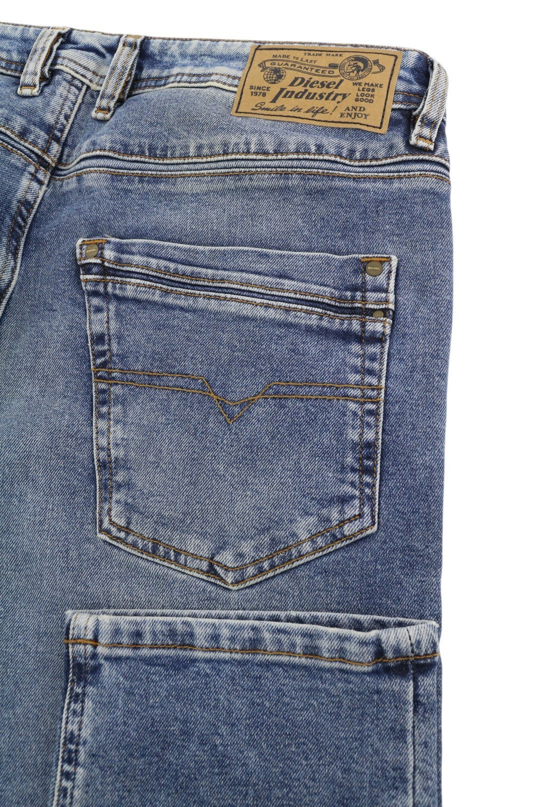 DIESEL Krayver RM011 vyriški džinsai W32/L32 Regular Slim Carrot Fit tamprūs, skalbti 