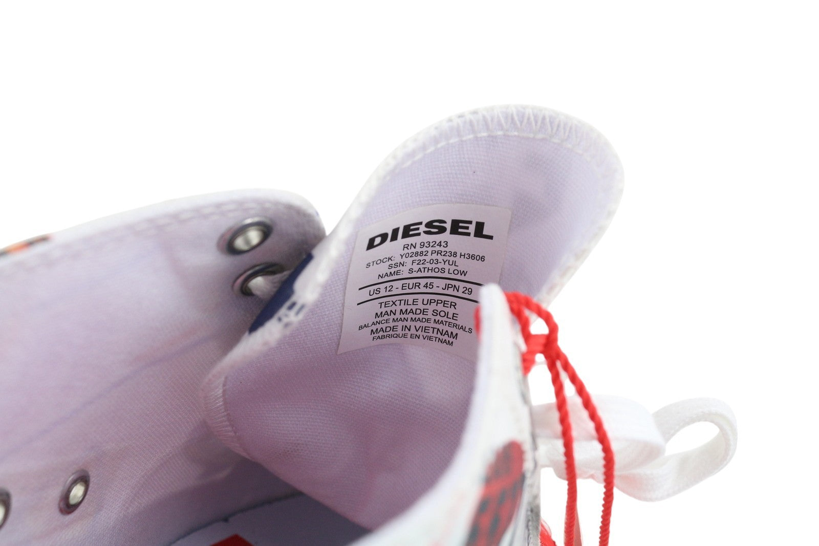 DIESEL S-Athos žemakulniai vyriški sportbačiai EU45 raštuoti žemakulniai su nėriniuotais migdolų nosimis, rekomenduojama mažmeninė kaina – 160 € 