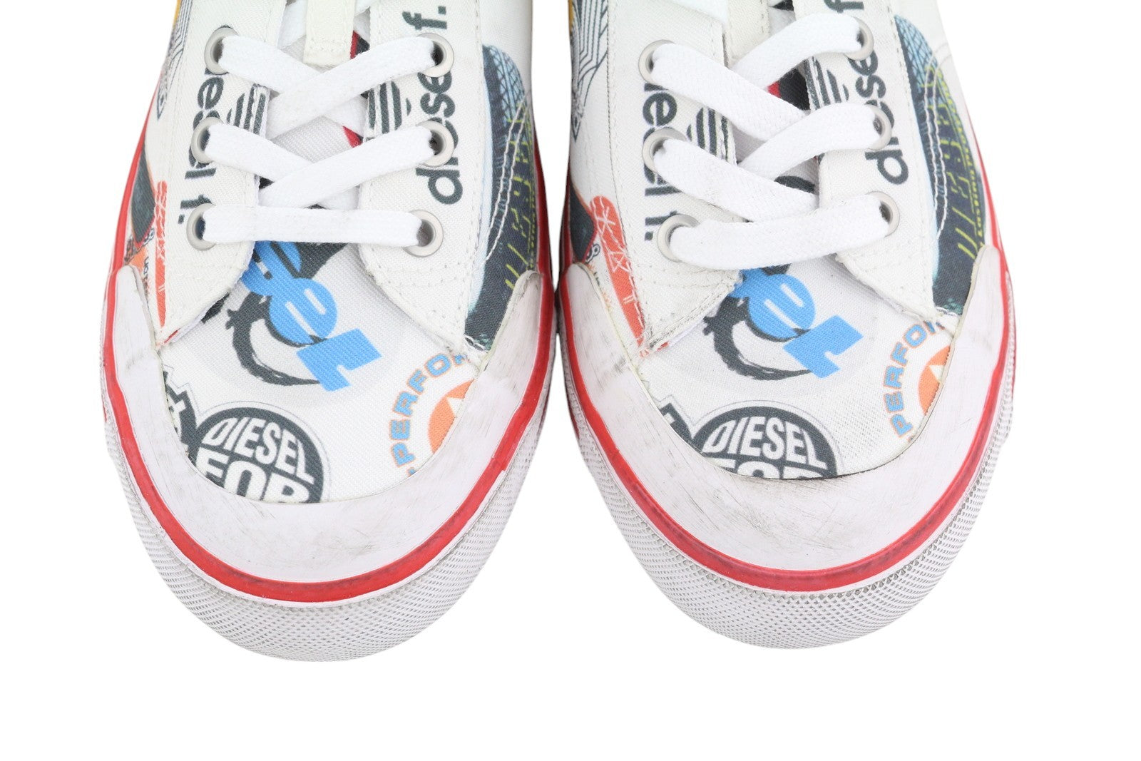 DIESEL S-Athos žemakulniai vyriški sportbačiai EU45 raštuoti žemakulniai su nėriniuotais migdolų nosimis, rekomenduojama mažmeninė kaina – 160 € 