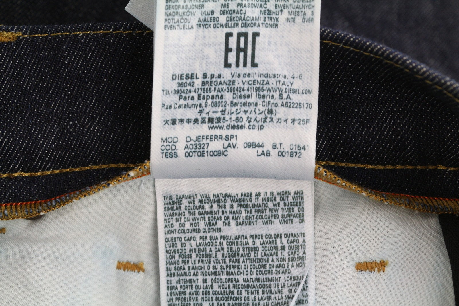 DIESEL D-Jefferr 09B44 vyriški džinsai W32/L34 laisvo kirpimo, tamprūs, su sagomis. 