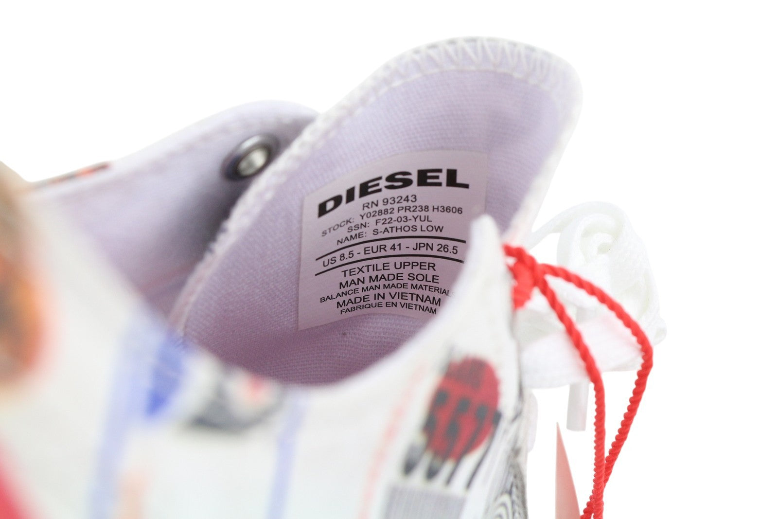 DIESEL S-Athos žemakulniai vyriški sportbačiai EU41 raštuoti žemakulniai su nėriniuotais migdolų nosimis, rekomenduojama mažmeninė kaina – 160 € 