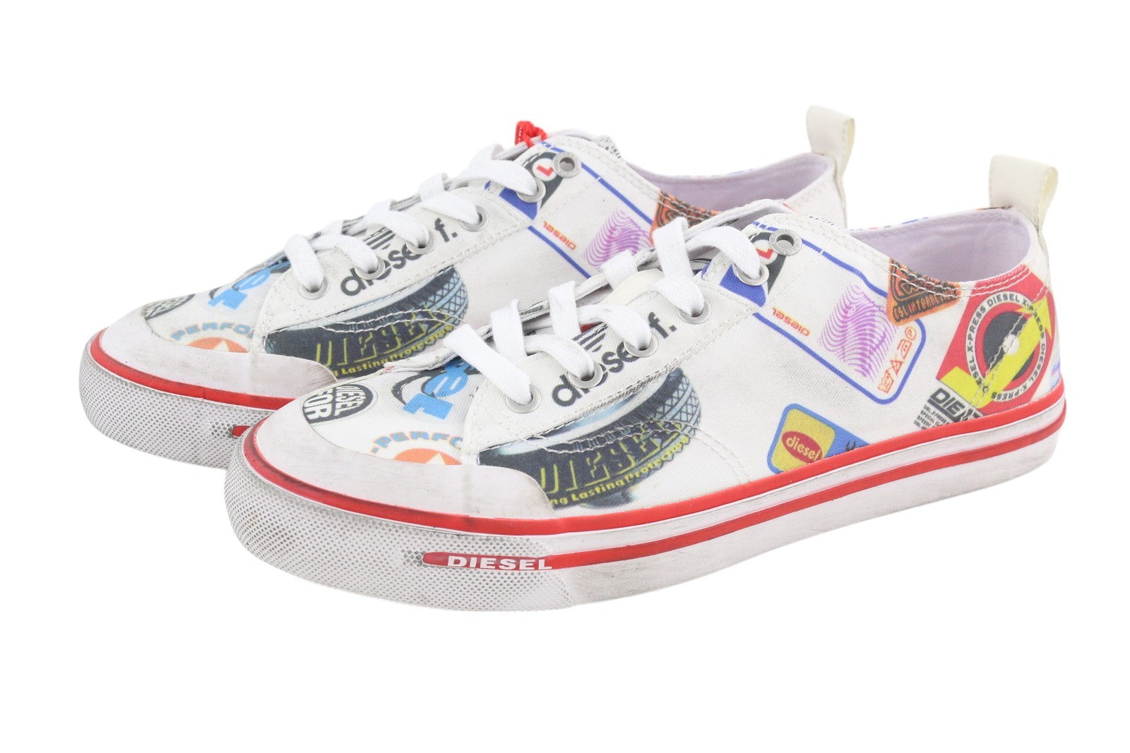 DIESEL S-Athos žemakulniai vyriški sportbačiai EU41 raštuoti žemakulniai su nėriniuotais migdolų nosimis, rekomenduojama mažmeninė kaina – 160 € 