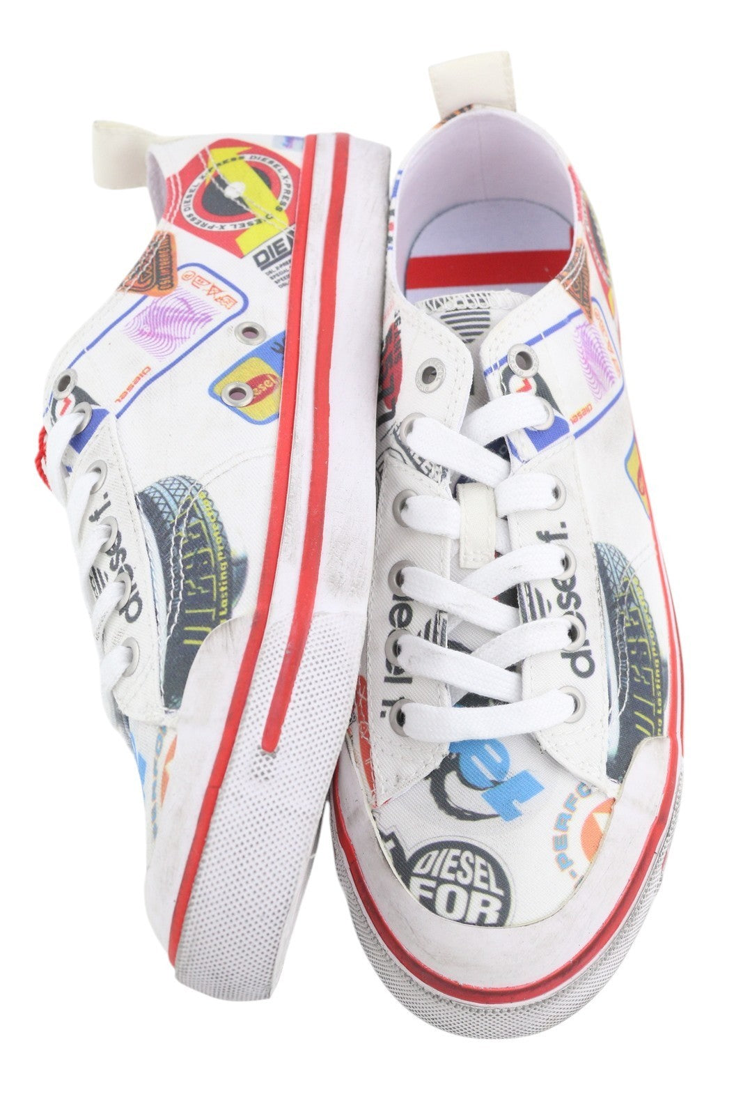 DIESEL S-Athos žemakulniai vyriški sportbačiai EU41 raštuoti žemakulniai su nėriniuotais migdolų nosimis, rekomenduojama mažmeninė kaina – 160 € 